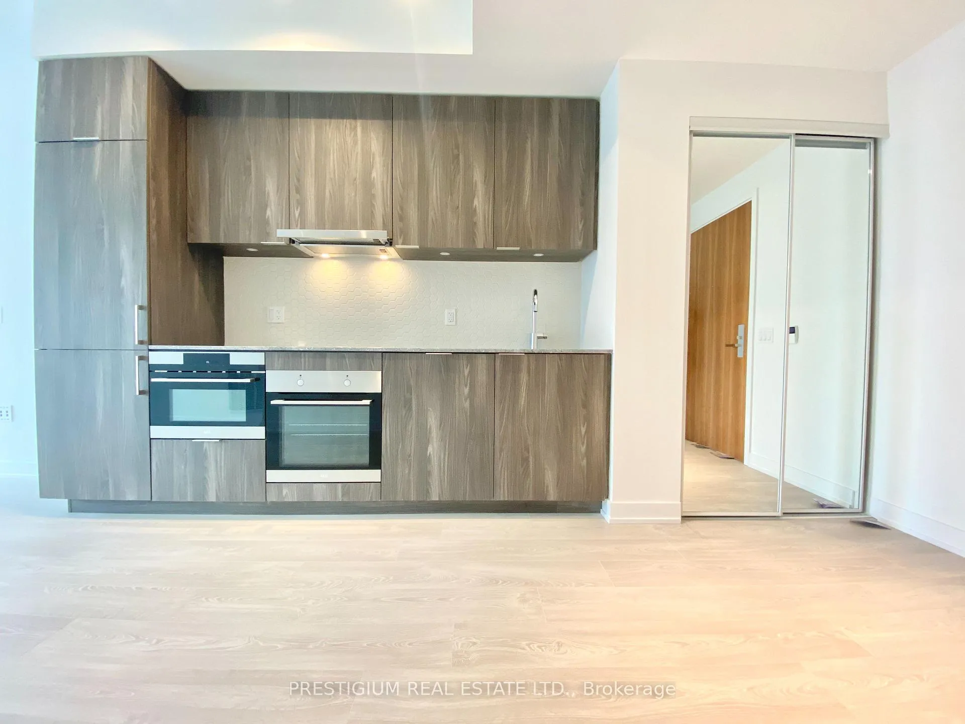 Photo 5 of Unit 2108, 15 Queens Quay E, Toronto, Waterfront Communities — HOMEH