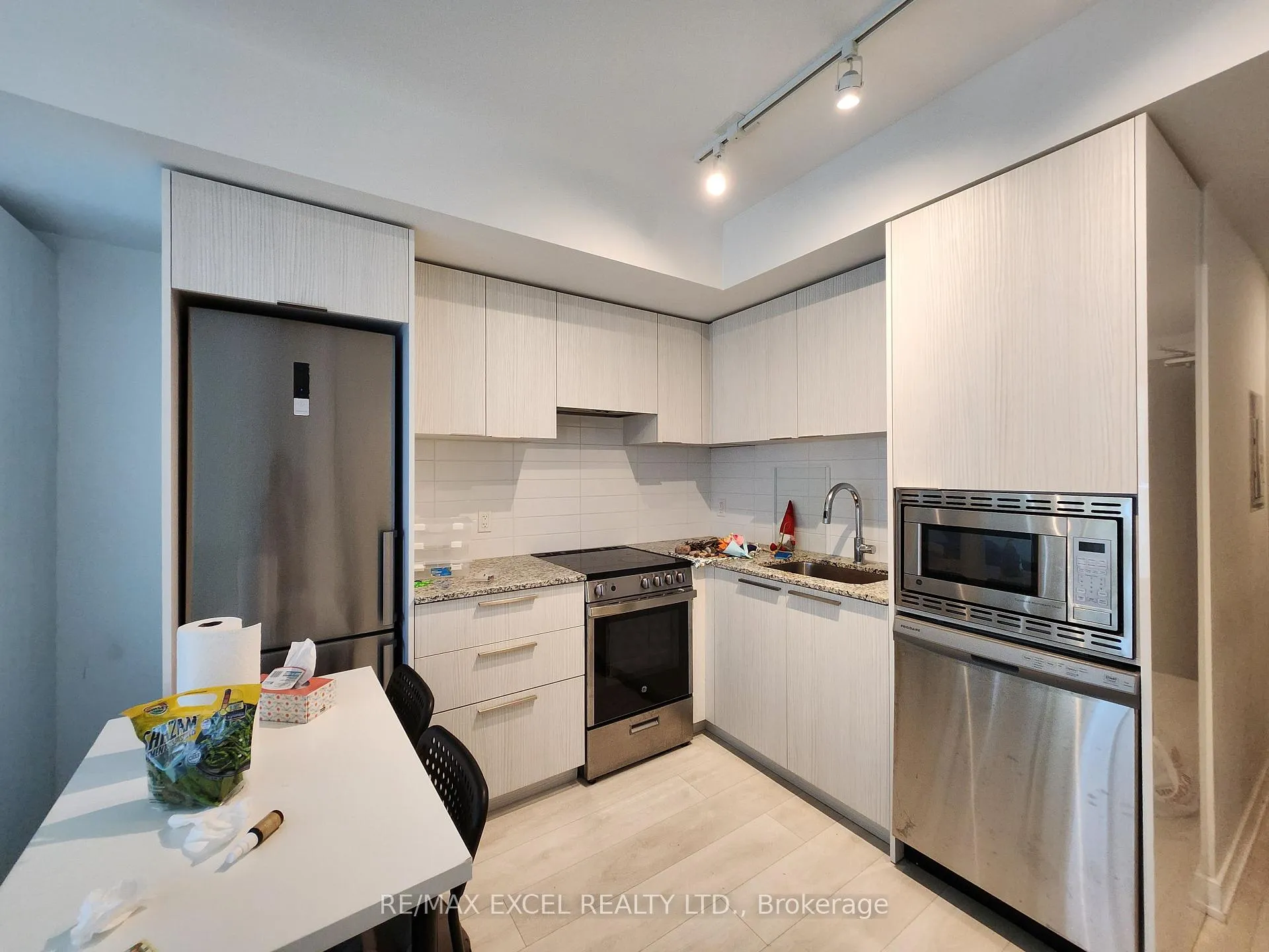 Photo 2 of Unit 1004, 501 Yonge Street, Toronto, Church-Yonge Corridor — HOMEH