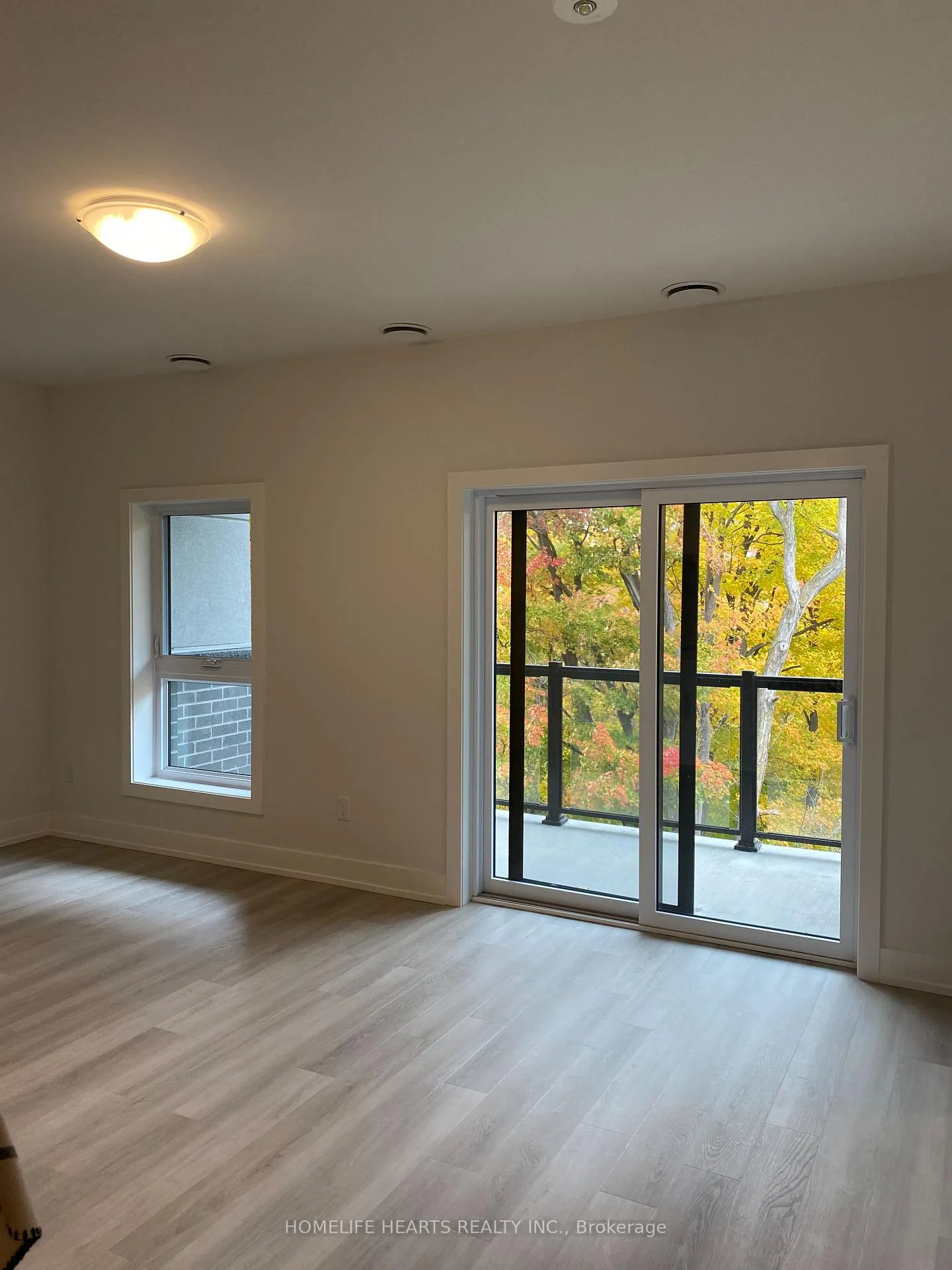 Photo 13 of Unit 405, 1100 Lackner Place, Kitchener — HOMEH