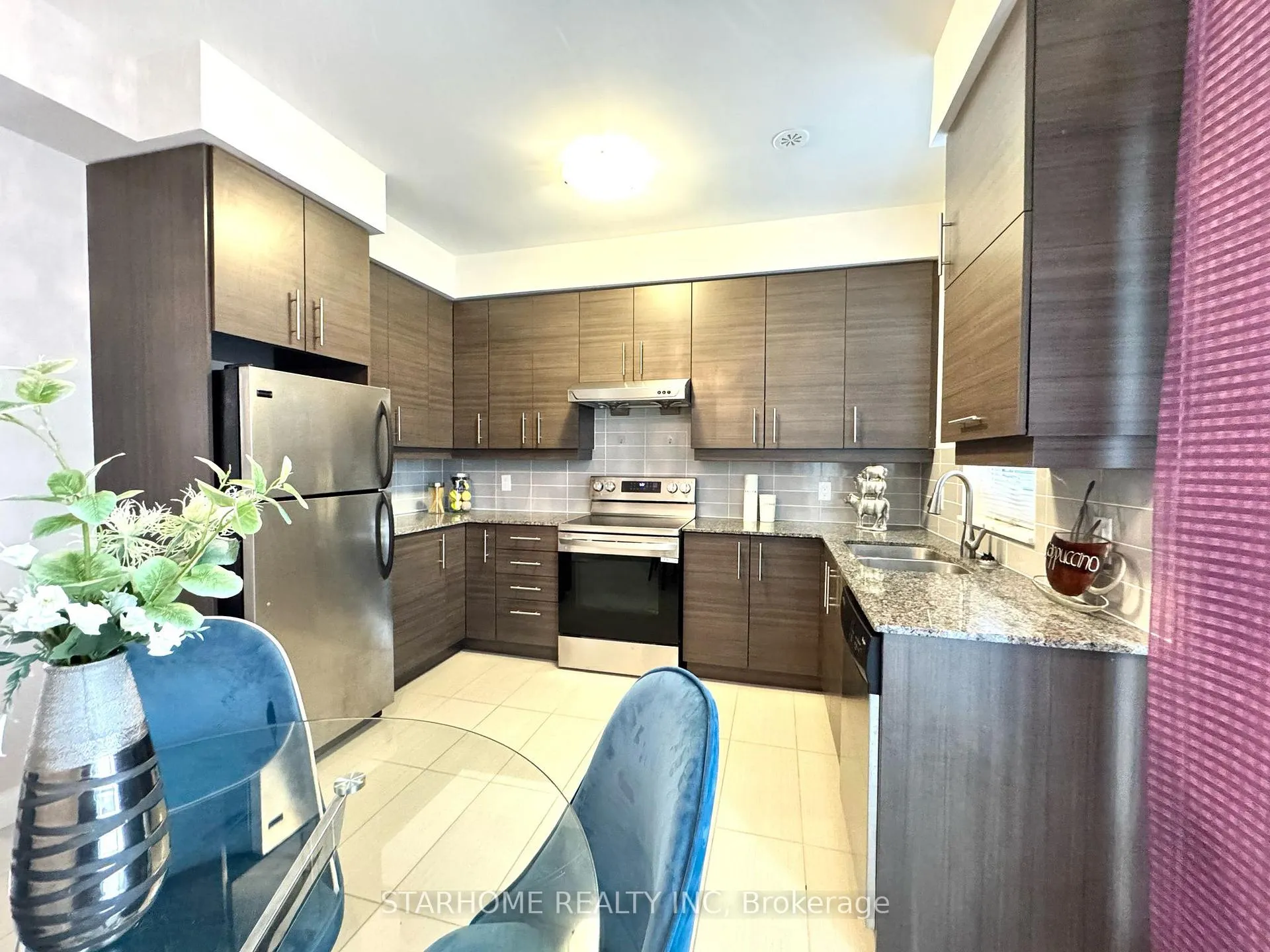 Photo 8 of 311 South Park Road, Markham, Commerce Valley — HOMEH