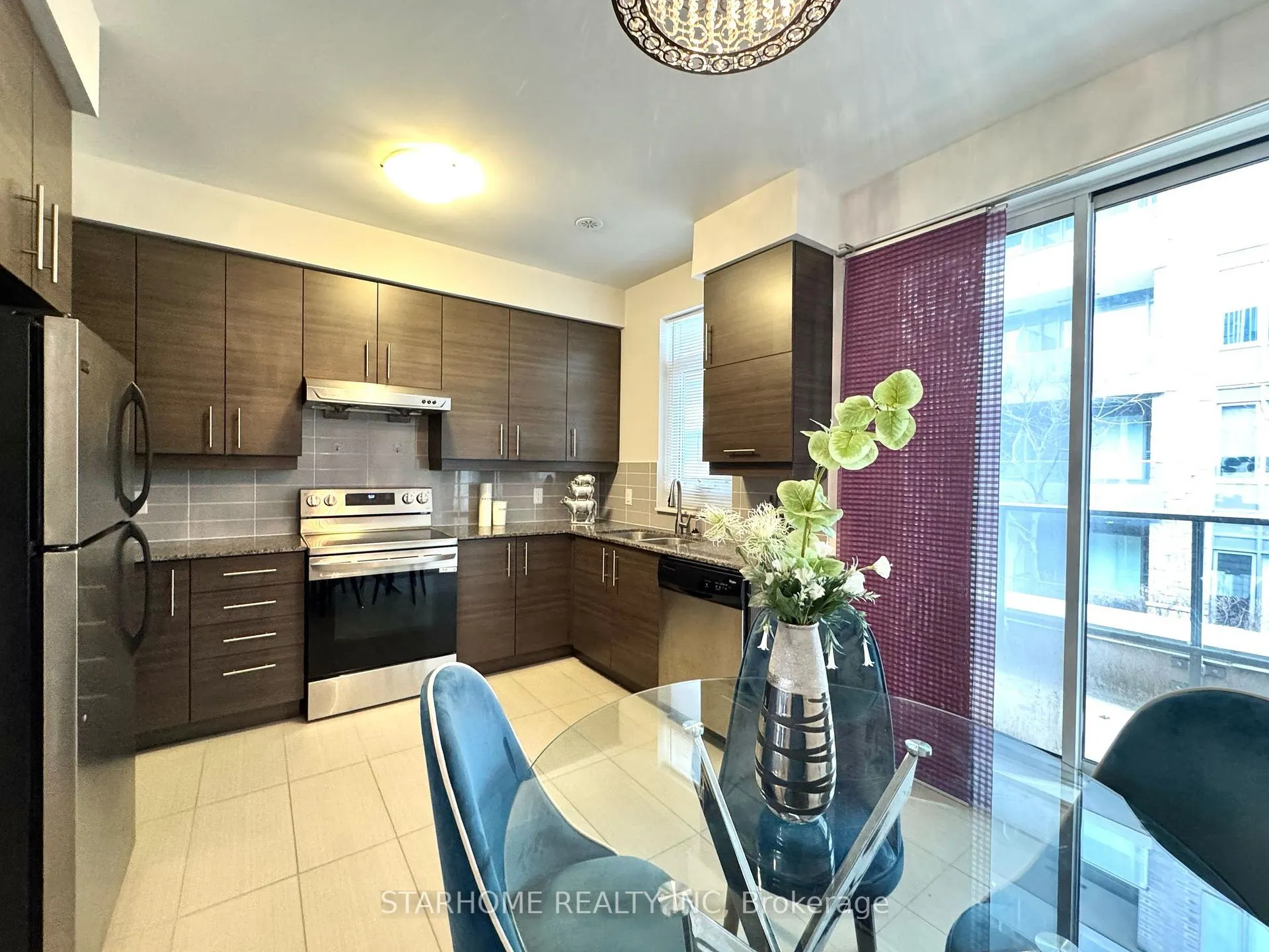 Photo 9 of 311 South Park Road, Markham, Commerce Valley — HOMEH
