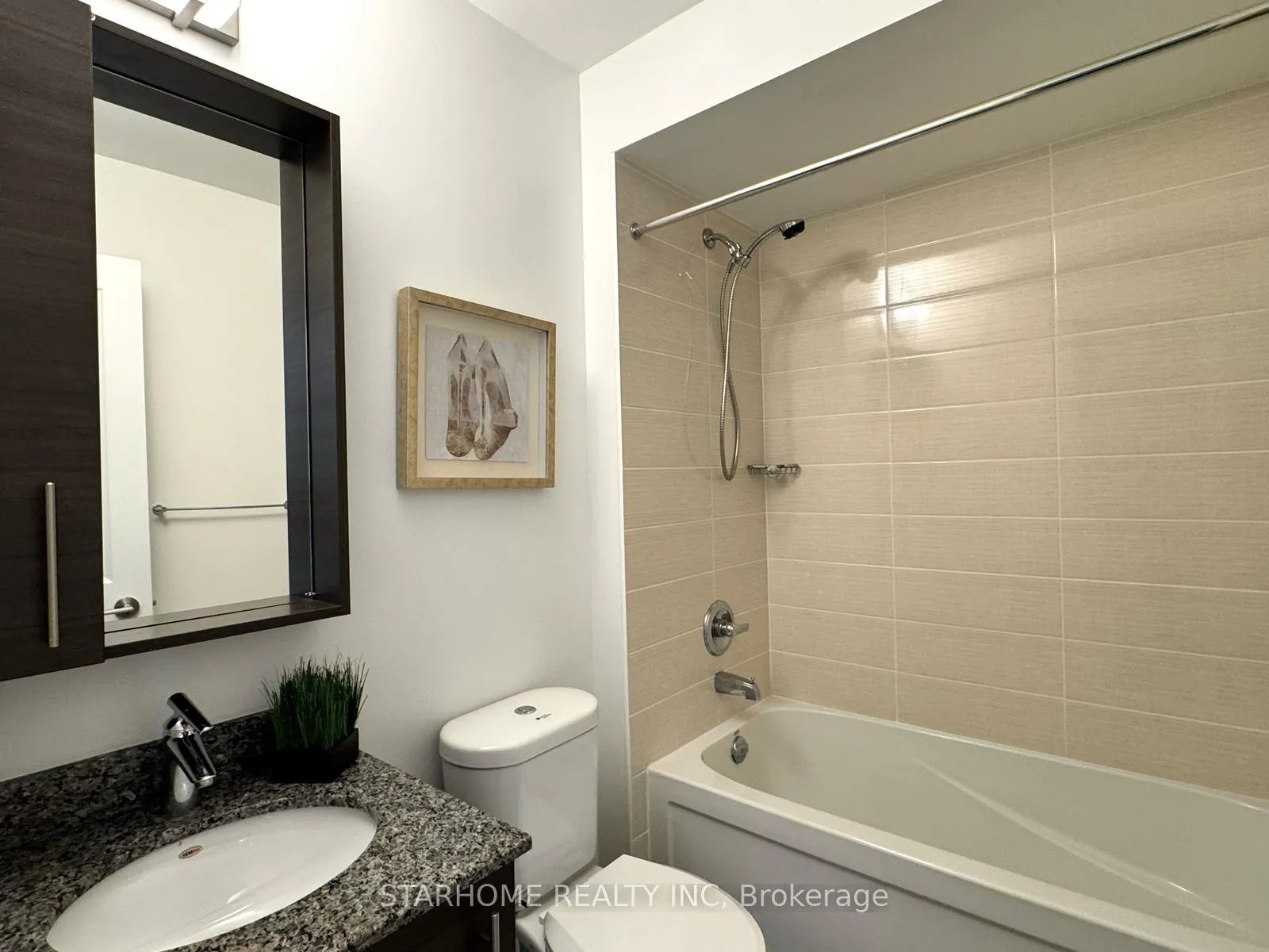Photo 13 of 311 South Park Road, Markham, Commerce Valley — HOMEH