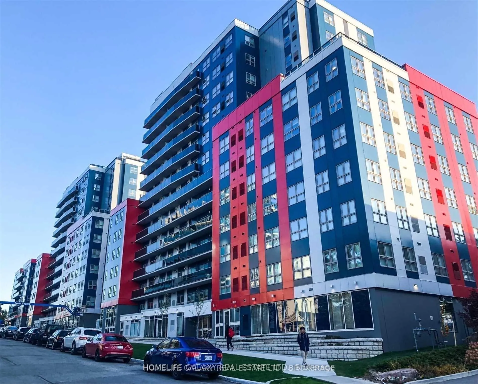 Front of Unit 153, 258A Sunview Street