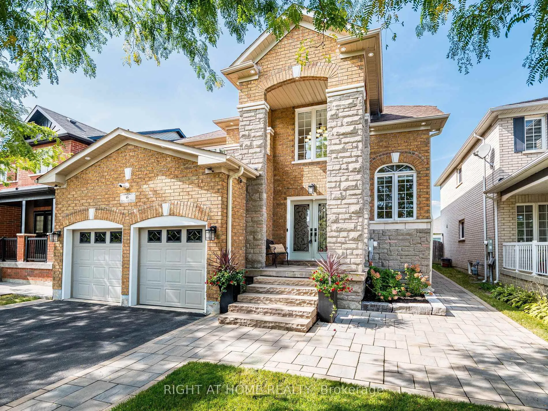 Photo 1 of 6 Berrycreek Drive, Brampton, Fletcher's Meadow — HOMEH