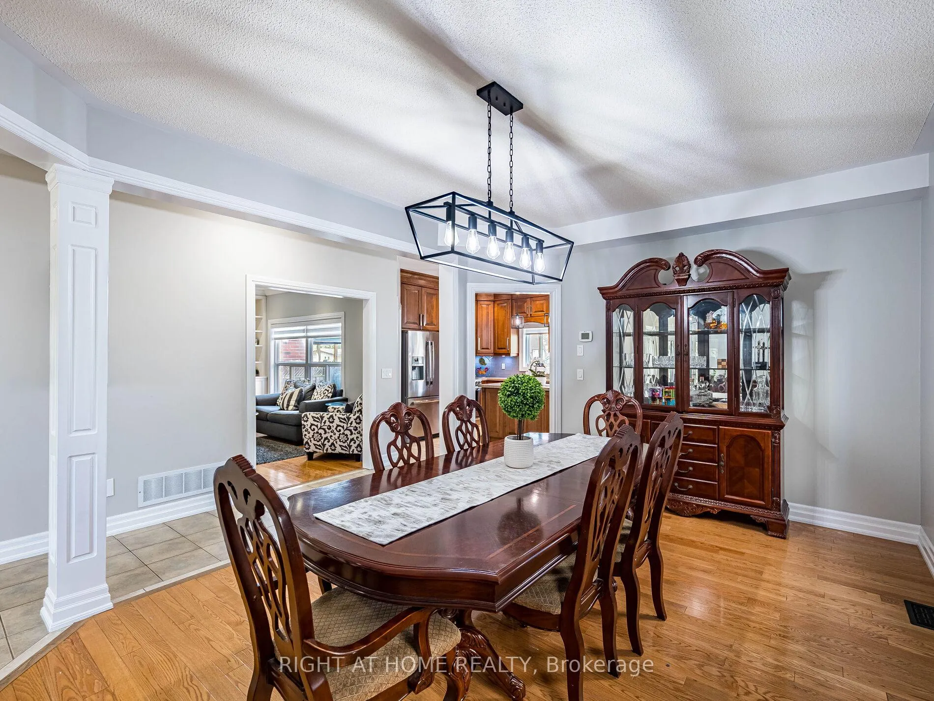 Photo 5 of 6 Berrycreek Drive, Brampton, Fletcher's Meadow — HOMEH