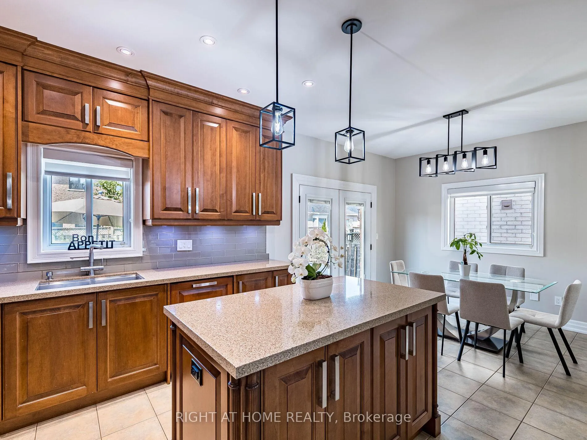 Photo 14 of 6 Berrycreek Drive, Brampton, Fletcher's Meadow — HOMEH
