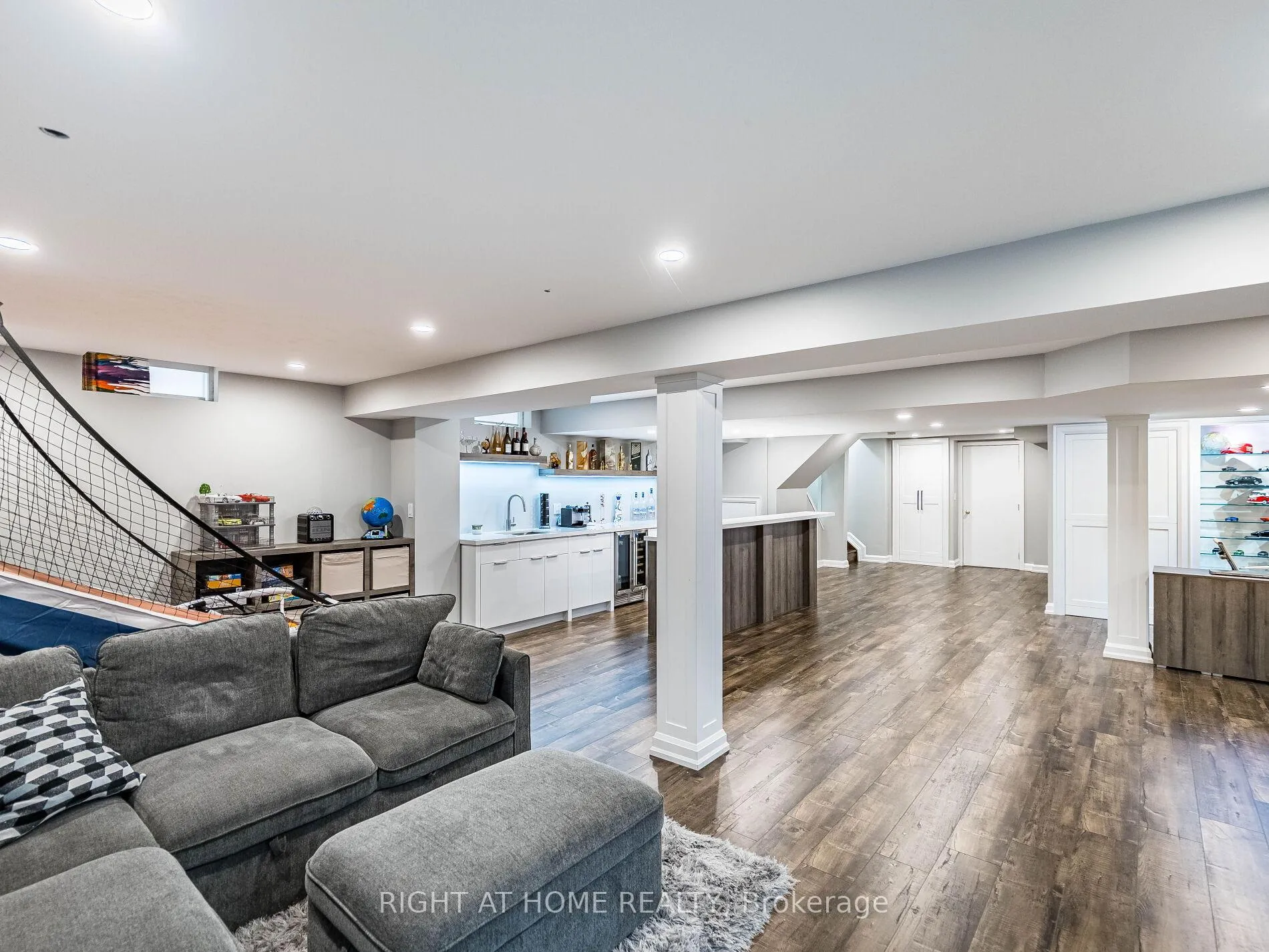 Photo 30 of 6 Berrycreek Drive, Brampton, Fletcher's Meadow — HOMEH