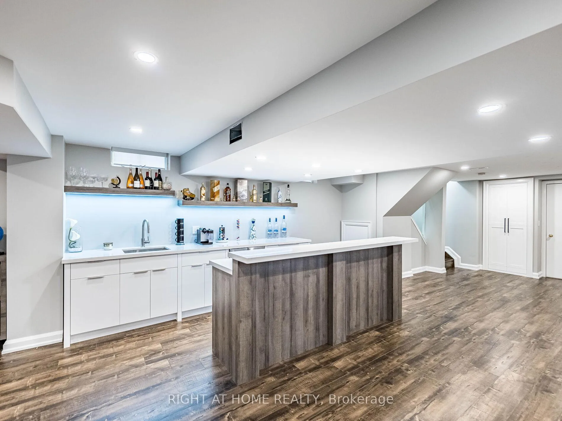 Photo 33 of 6 Berrycreek Drive, Brampton, Fletcher's Meadow — HOMEH