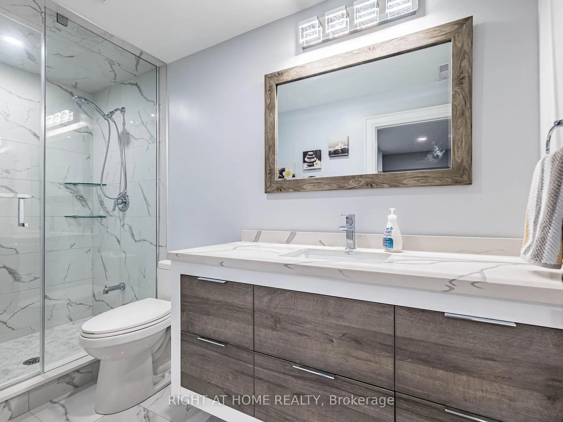 Photo 37 of 6 Berrycreek Drive, Brampton, Fletcher's Meadow — HOMEH