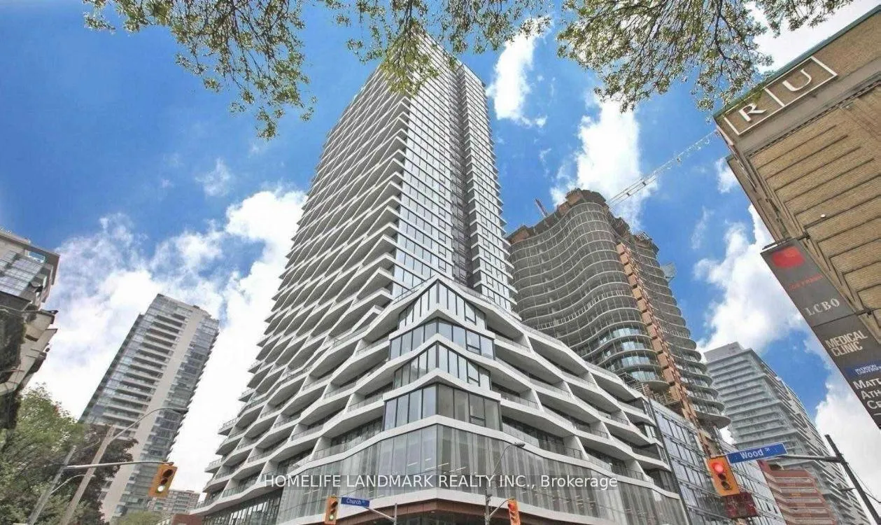 Front of Unit 815, 85 Wood Street