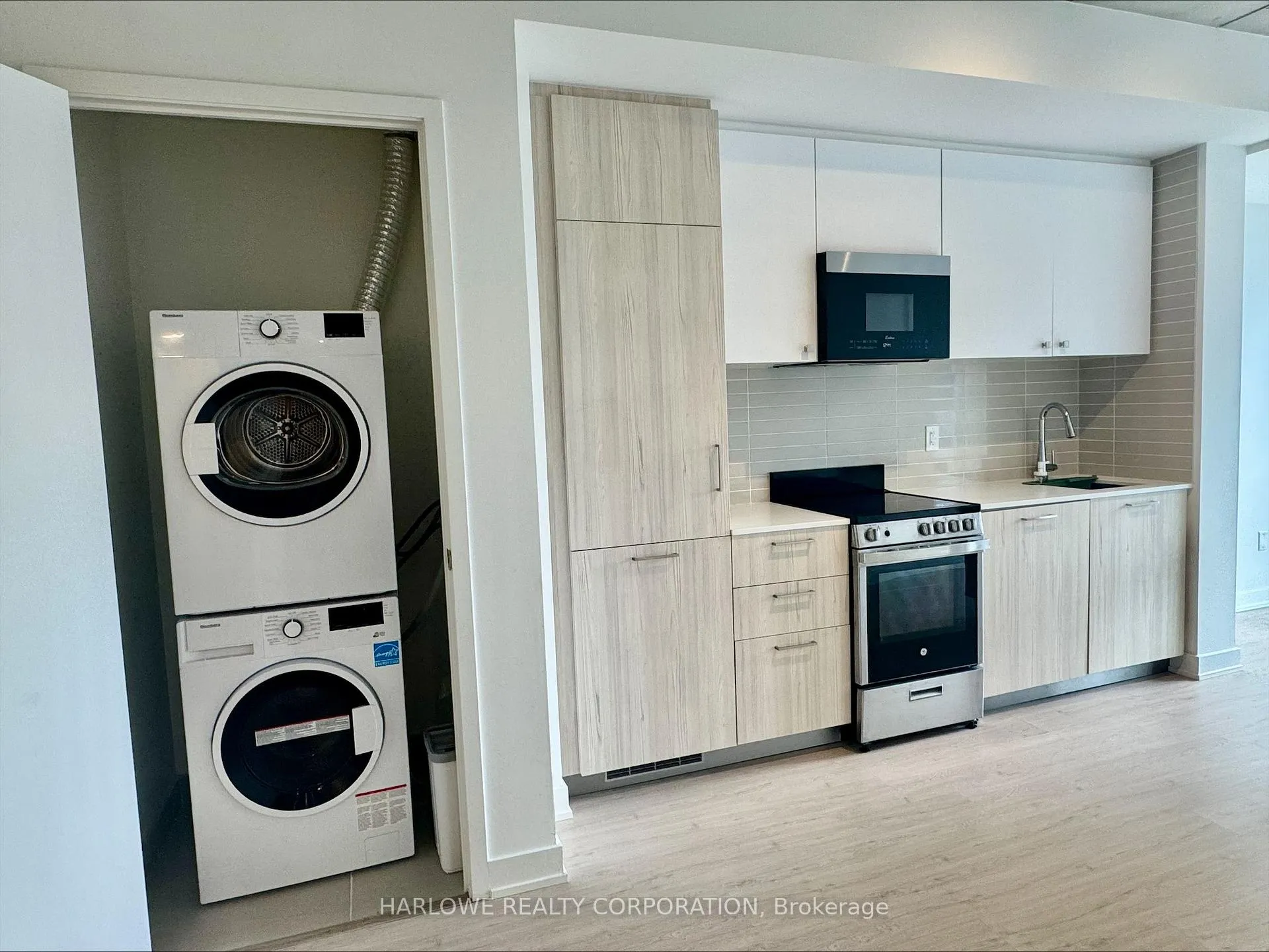 Photo 3 of Unit 3003, 65 Mutual Street, Toronto, Church-Yonge Corridor — HOMEH