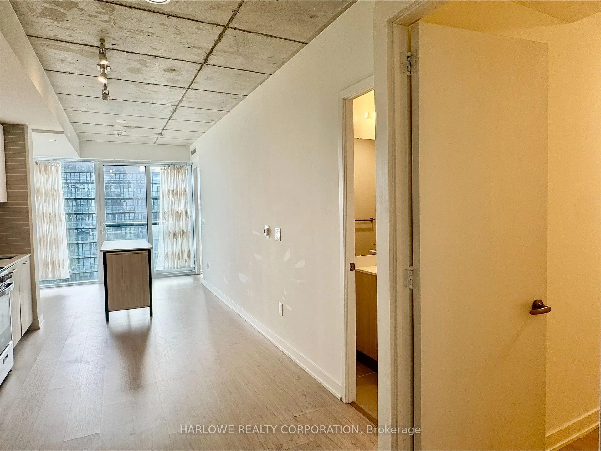 Photo 4 of Unit 3003, 65 Mutual Street, Toronto, Church-Yonge Corridor — HOMEH