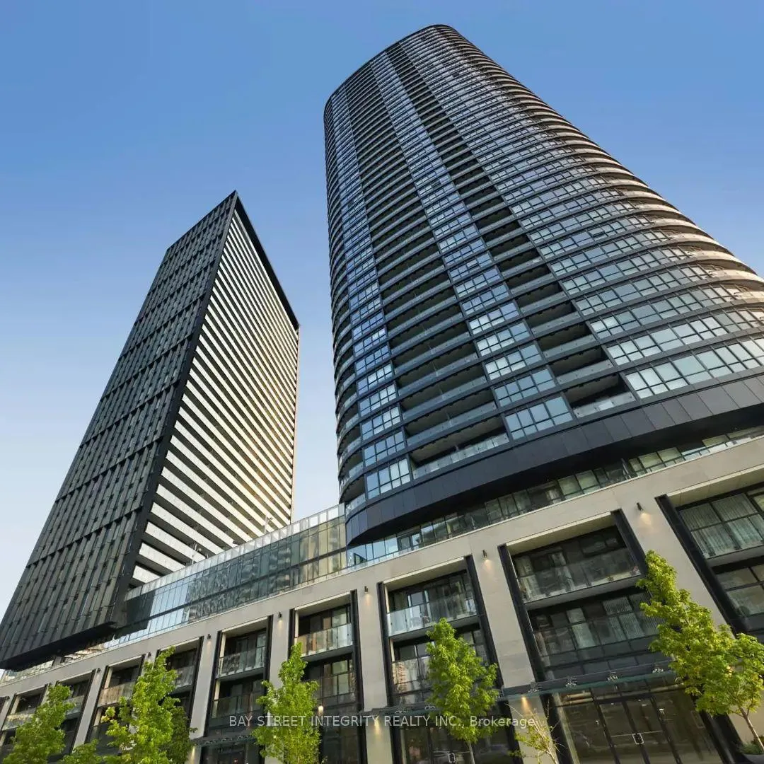 Front of Unit 1519, 585 Bloor Street E