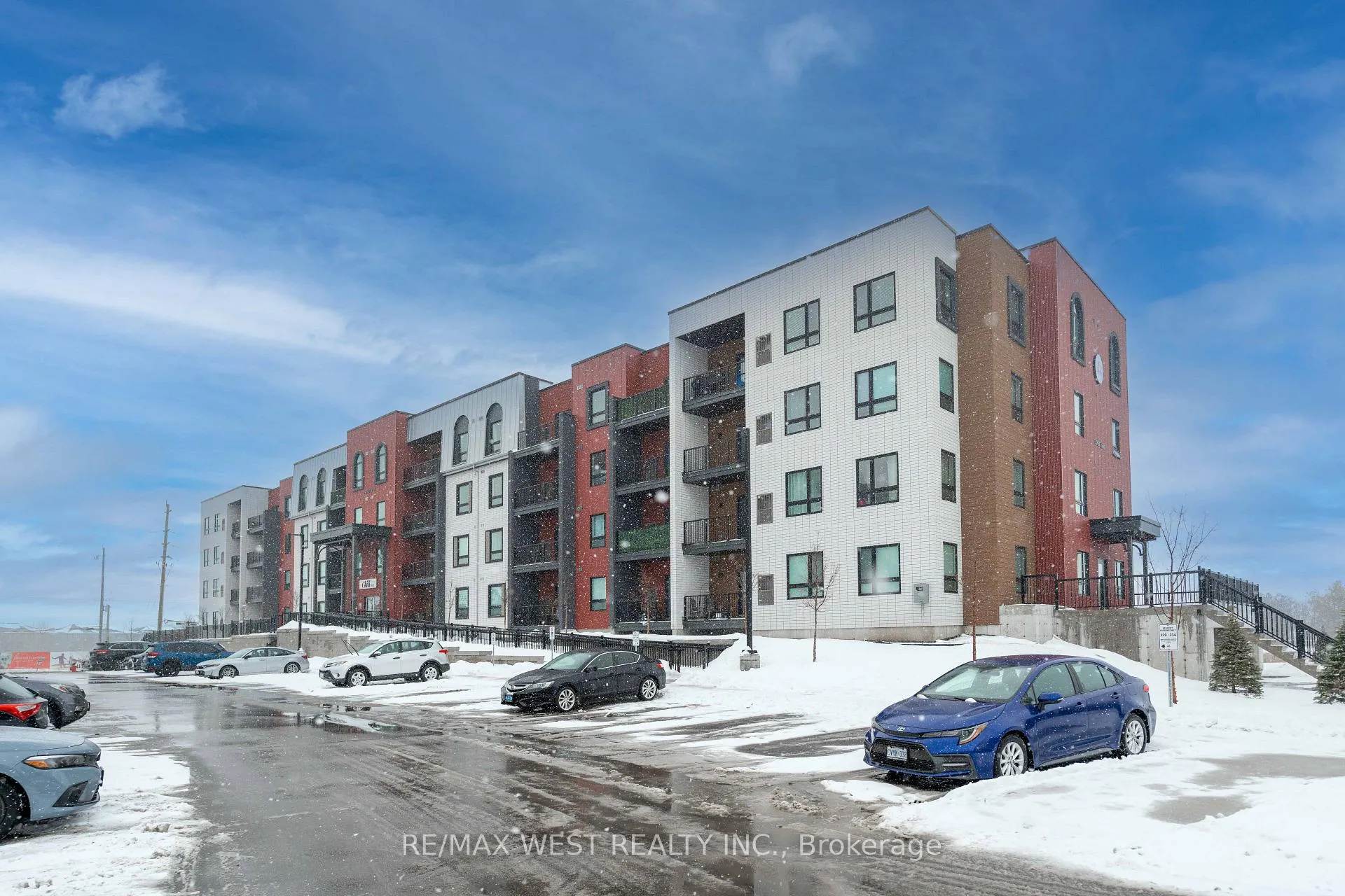 Photo 1 of Unit 305, 1 Chef Lane, Barrie, Innis-Shore — HOMEH
