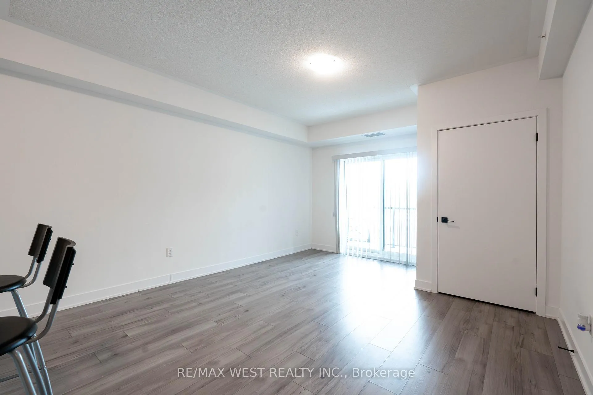 Photo 7 of Unit 305, 1 Chef Lane, Barrie, Innis-Shore — HOMEH