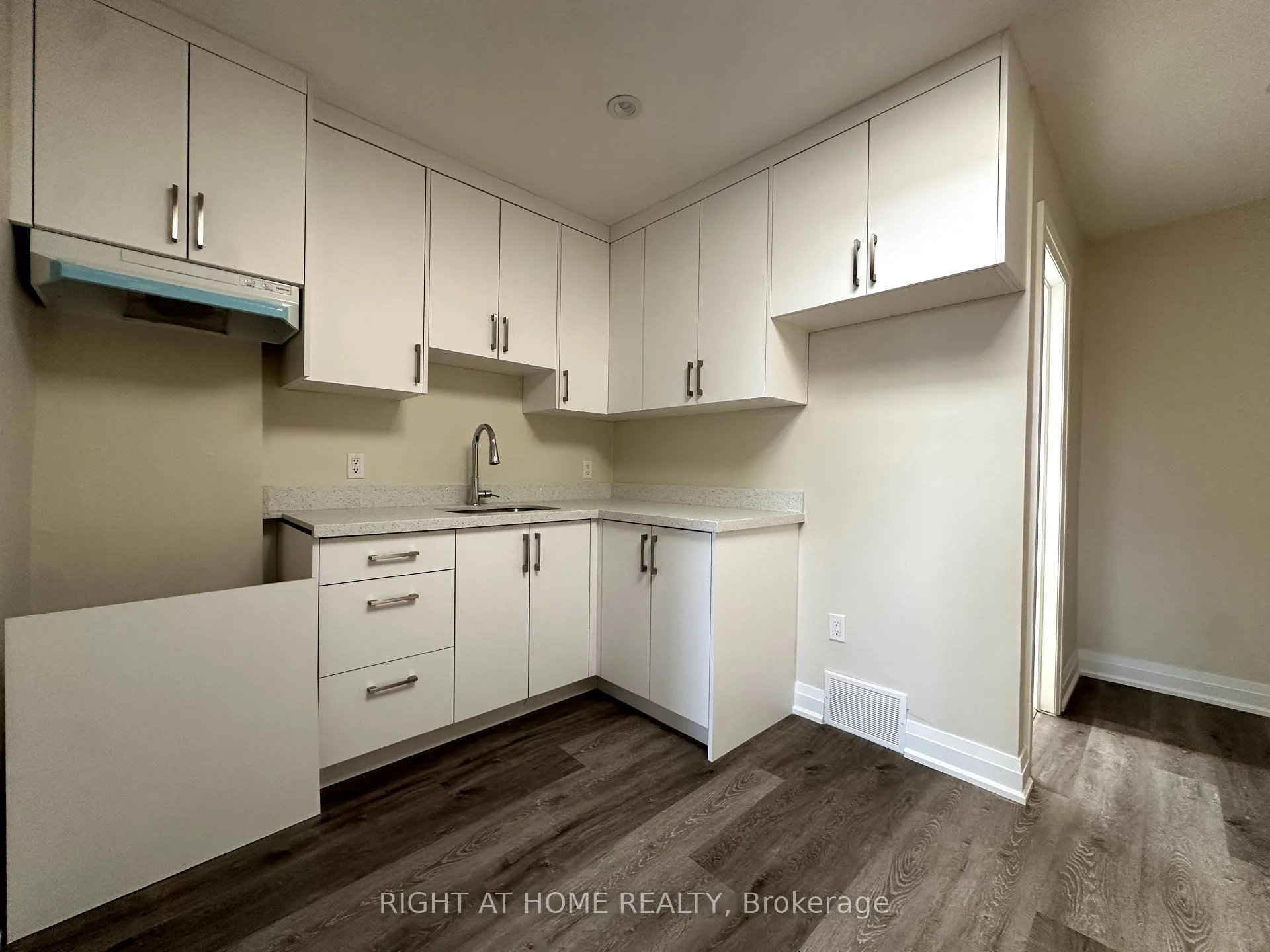 Photo 4 of Unit 2, 1637 Eglinton Avenue W, Toronto, Oakwood Village — HOMEH