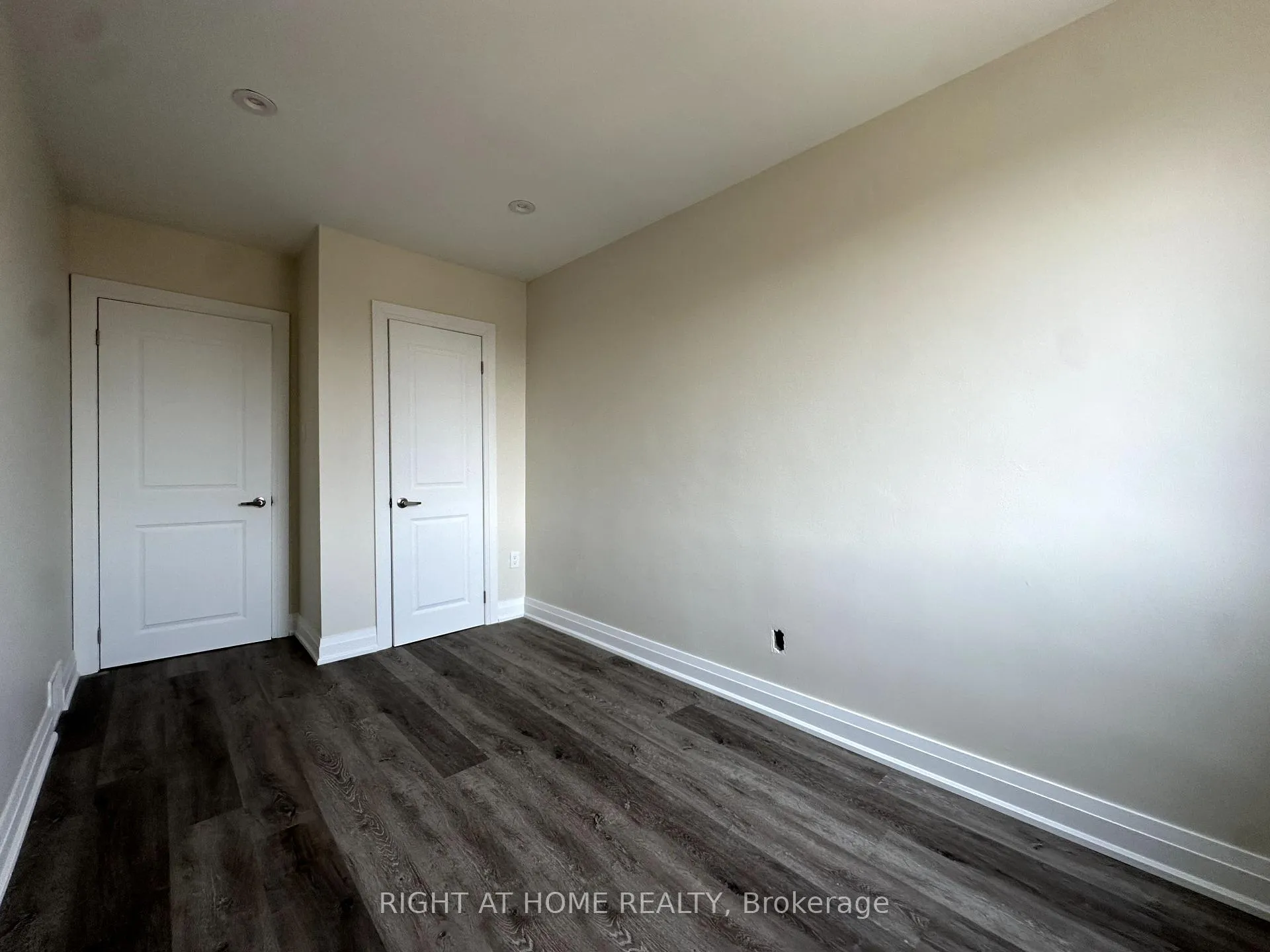 Photo 7 of Unit 2, 1637 Eglinton Avenue W, Toronto, Oakwood Village — HOMEH