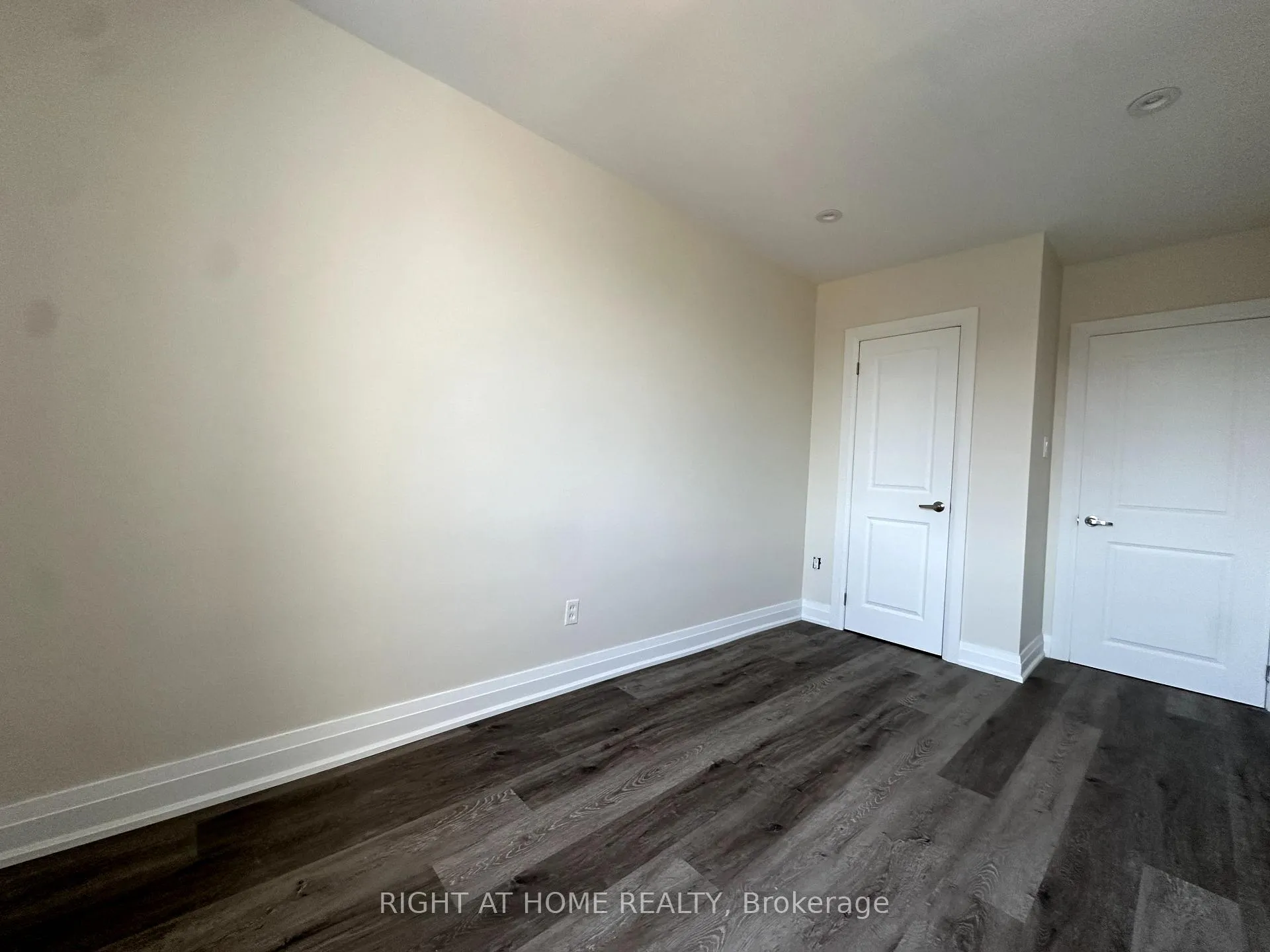 Photo 14 of Unit 2, 1637 Eglinton Avenue W, Toronto, Oakwood Village — HOMEH
