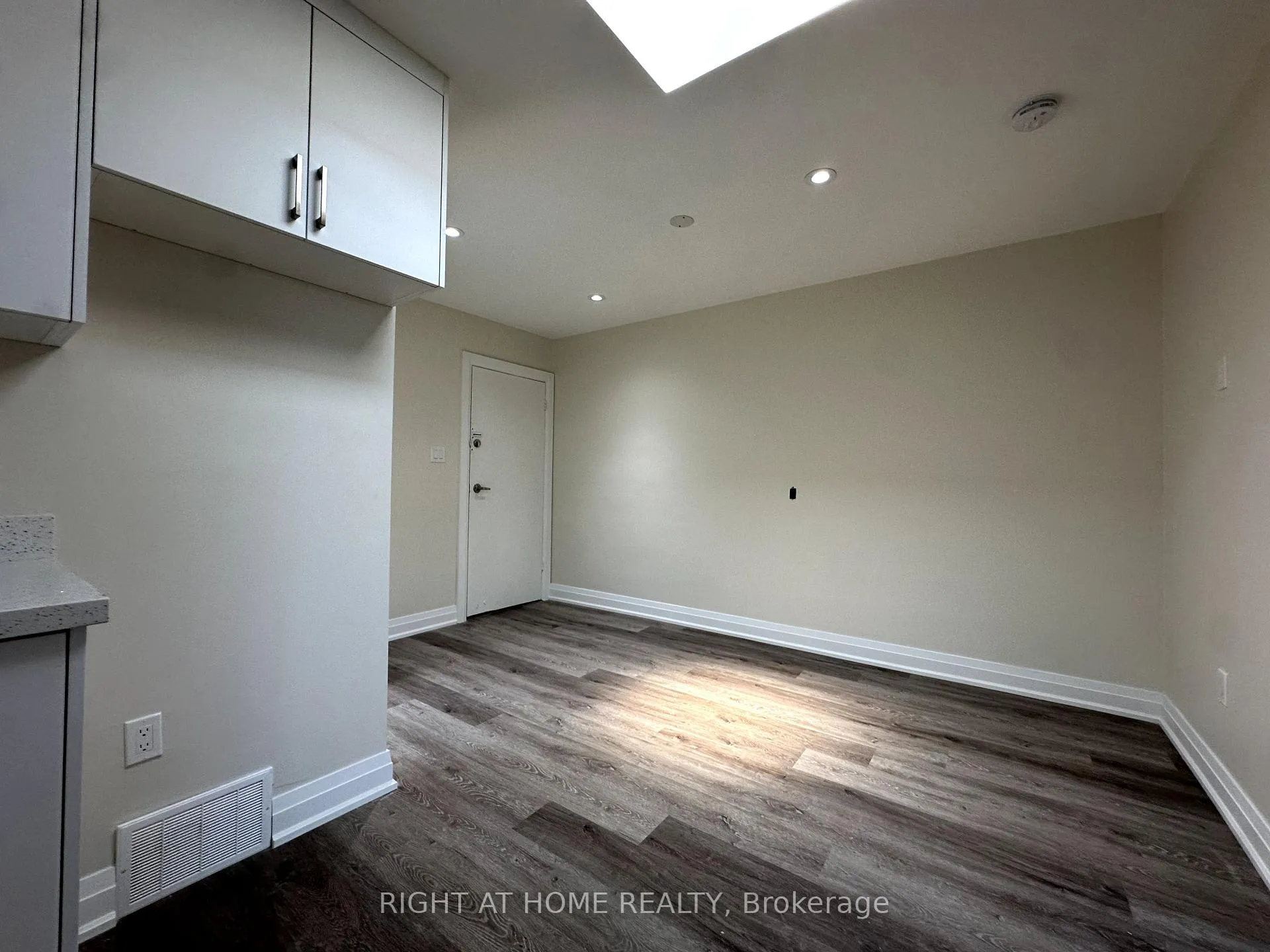 Photo 16 of Unit 2, 1637 Eglinton Avenue W, Toronto, Oakwood Village — HOMEH