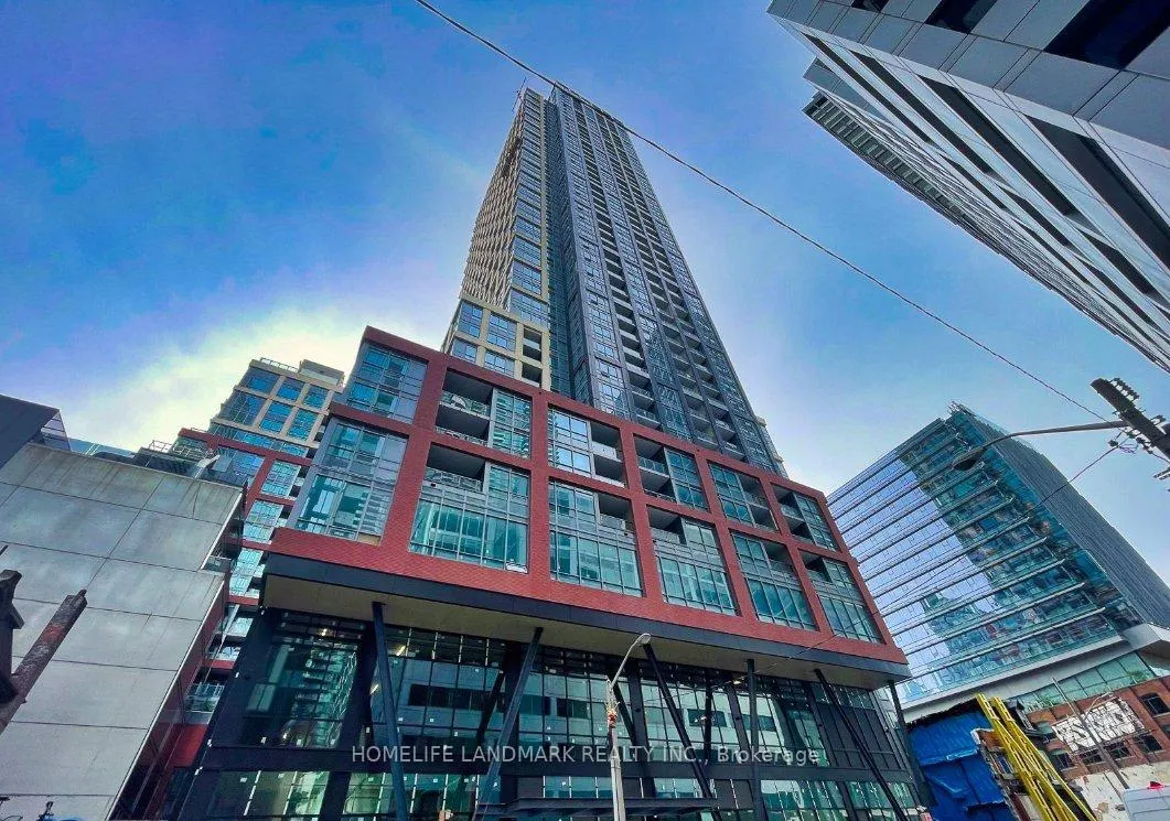 Front of Unit 1318, 108 Peter Street