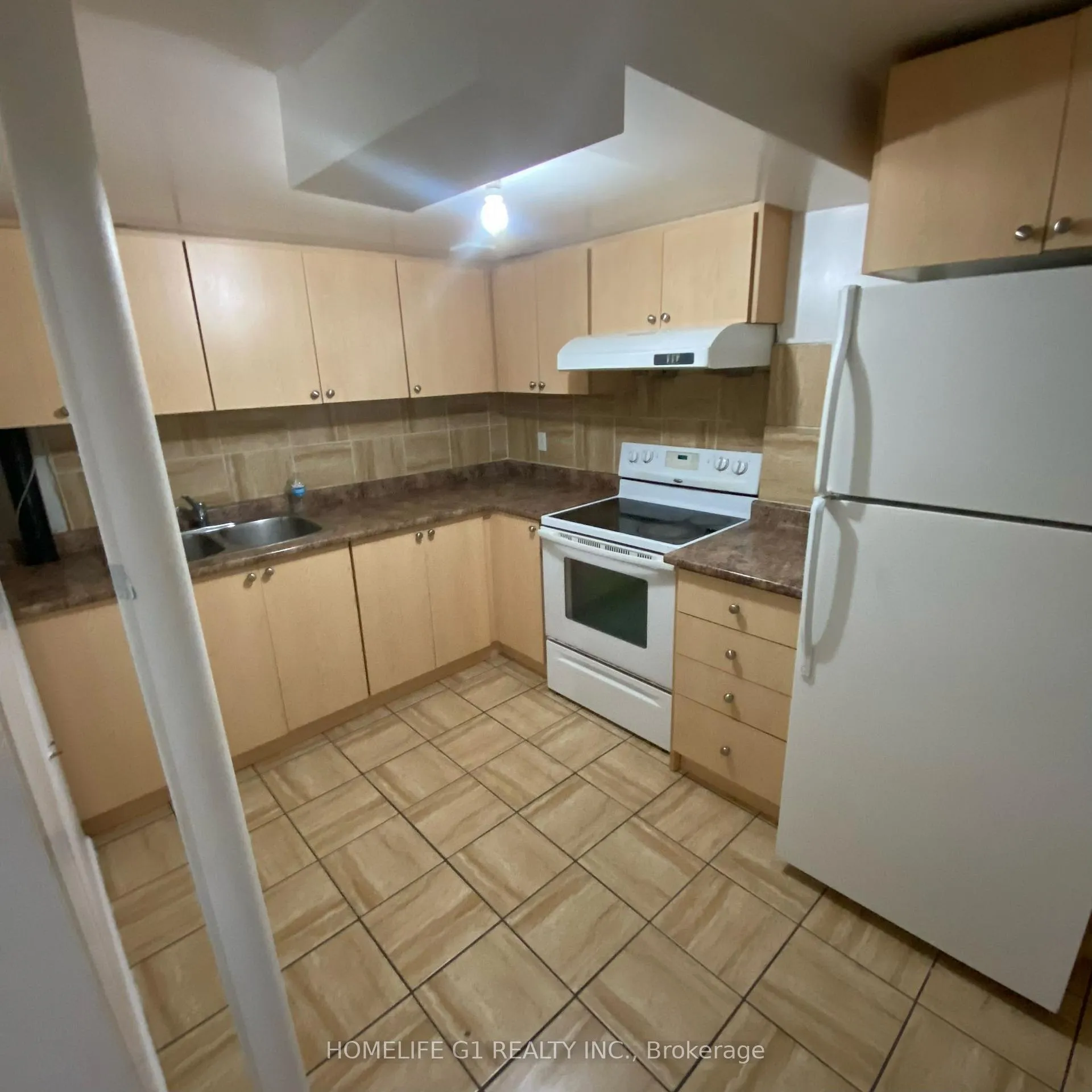 Photo 6 of 41 Purebrook Avenue, Brampton, Bram East — HOMEH
