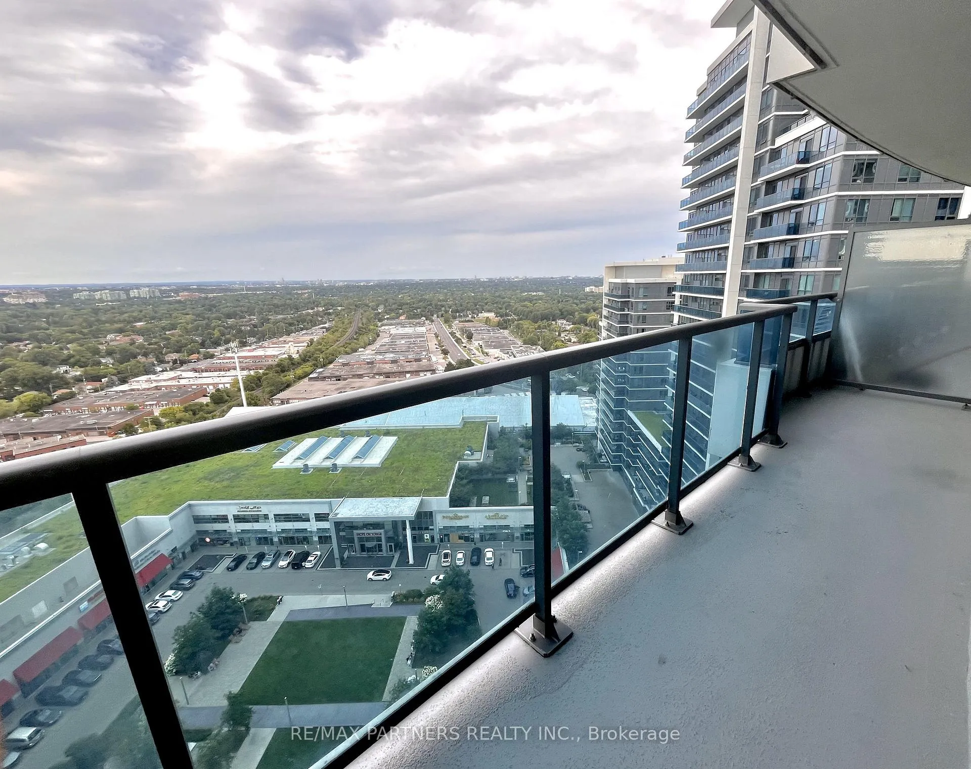 Photo 6 of Unit 1903, 7171 Yonge Street, Markham, Grandview — HOMEH