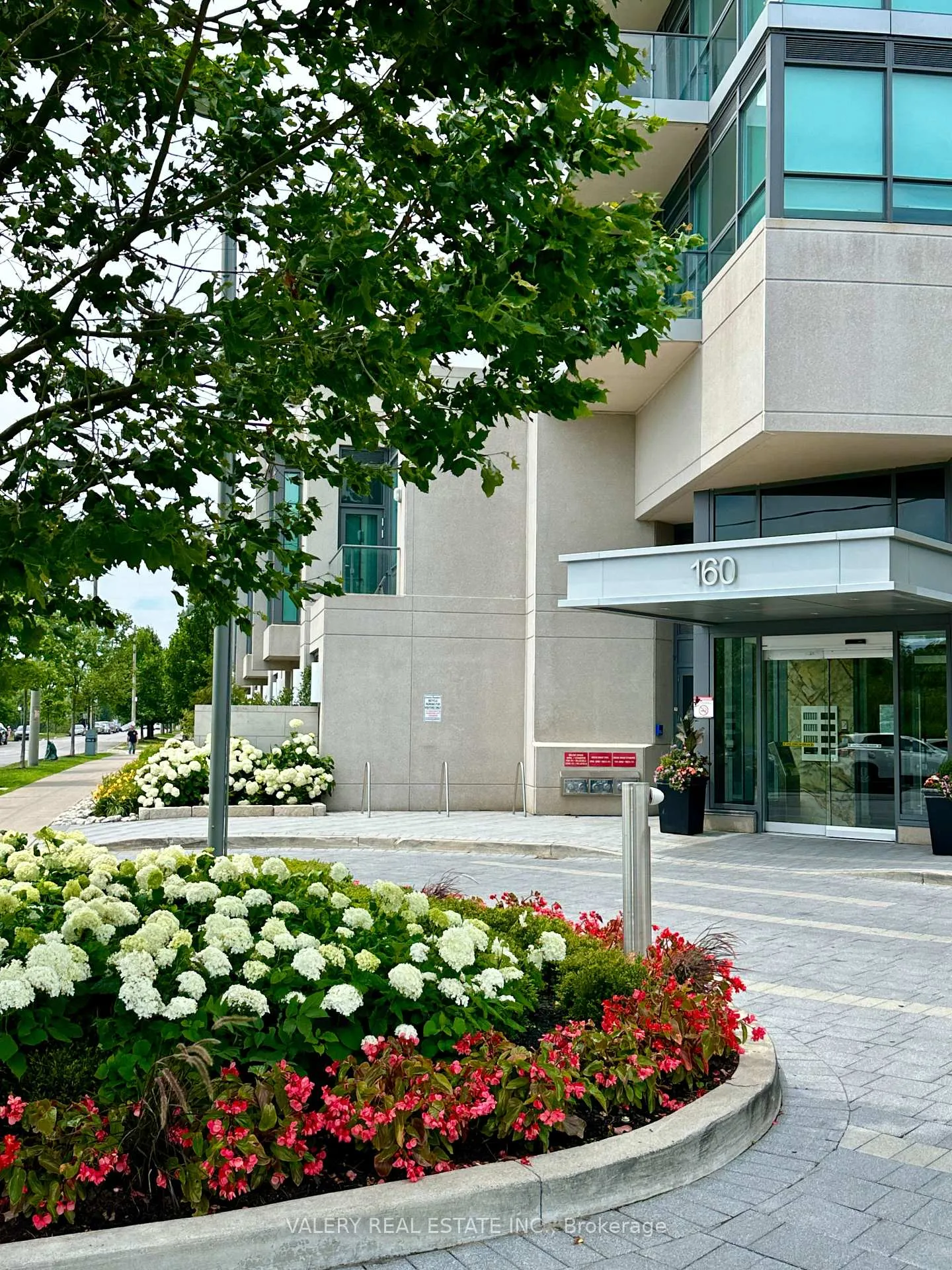 Front of Unit 617, 160 Vanderhoof Avenue E