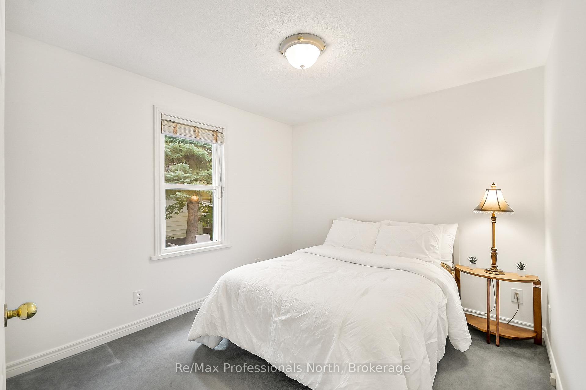 Photo 8 of 655 Mary Street N, Gravenhurst, Muskoka (S) — HOMEH