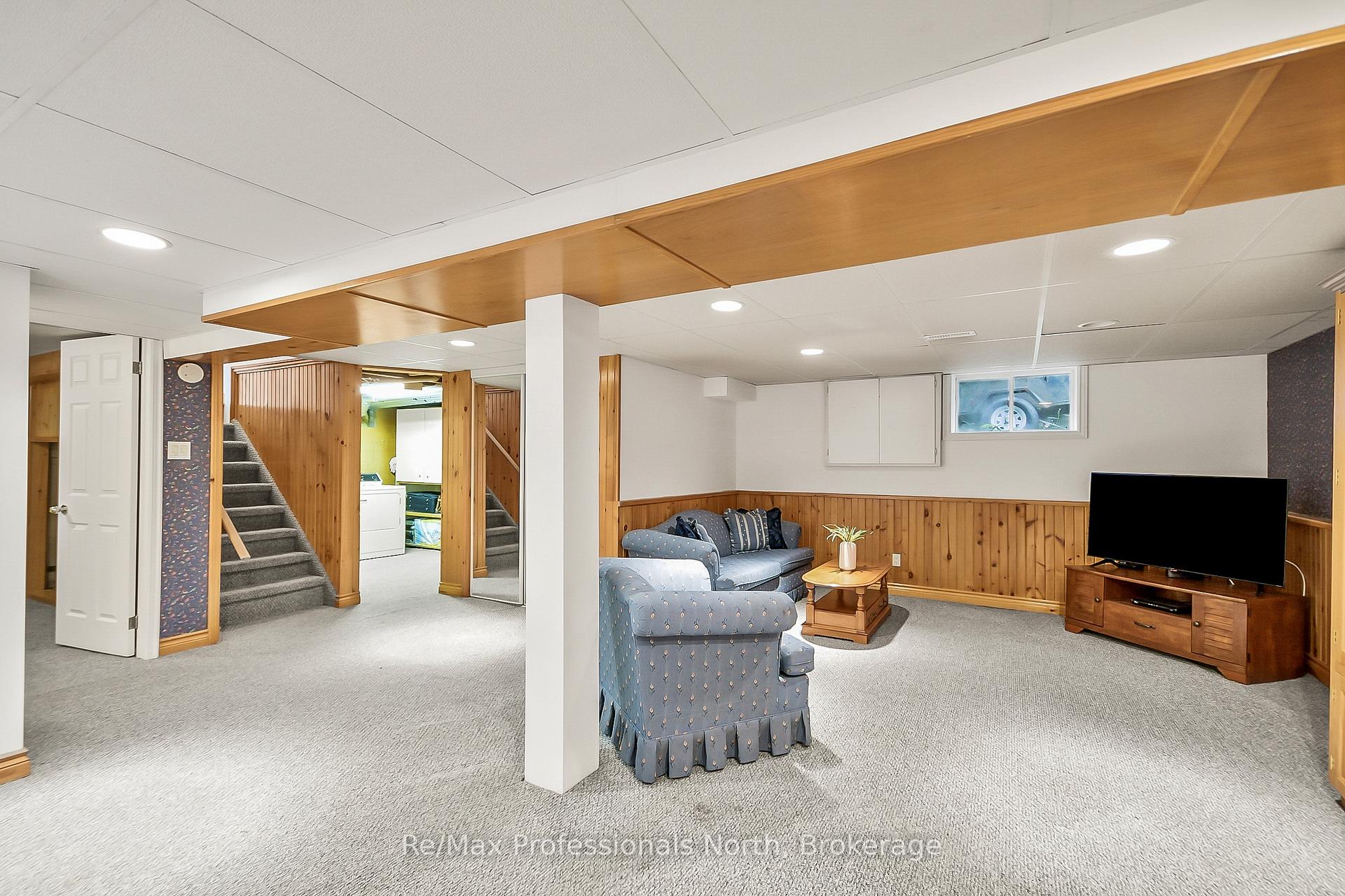 Photo 14 of 655 Mary Street N, Gravenhurst, Muskoka (S) — HOMEH