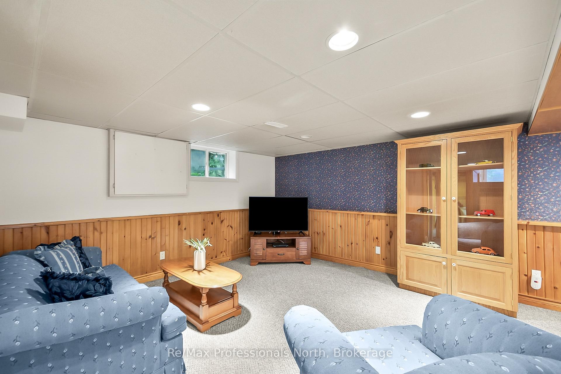 Photo 16 of 655 Mary Street N, Gravenhurst, Muskoka (S) — HOMEH