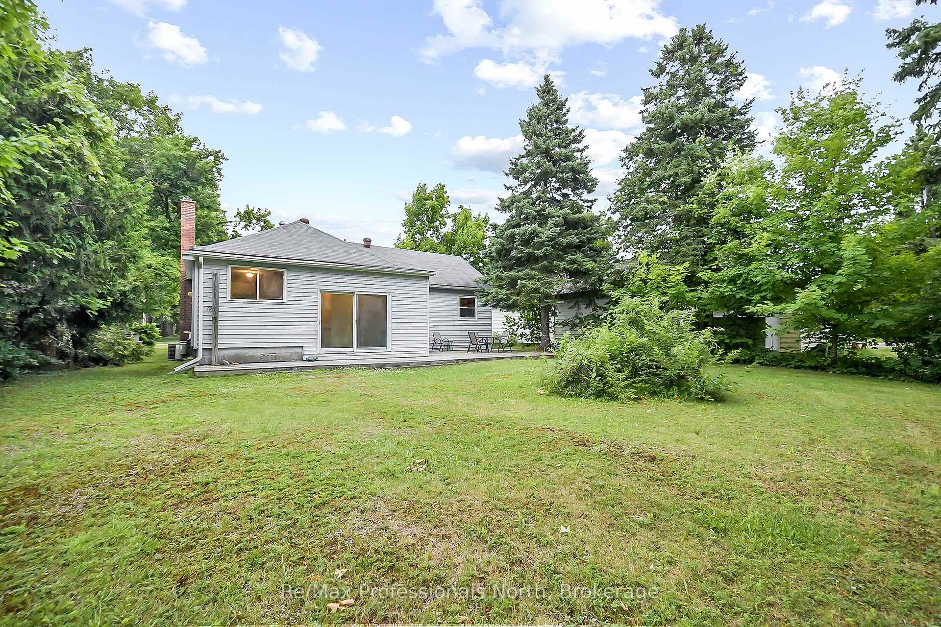 Photo 22 of 655 Mary Street N, Gravenhurst, Muskoka (S) — HOMEH