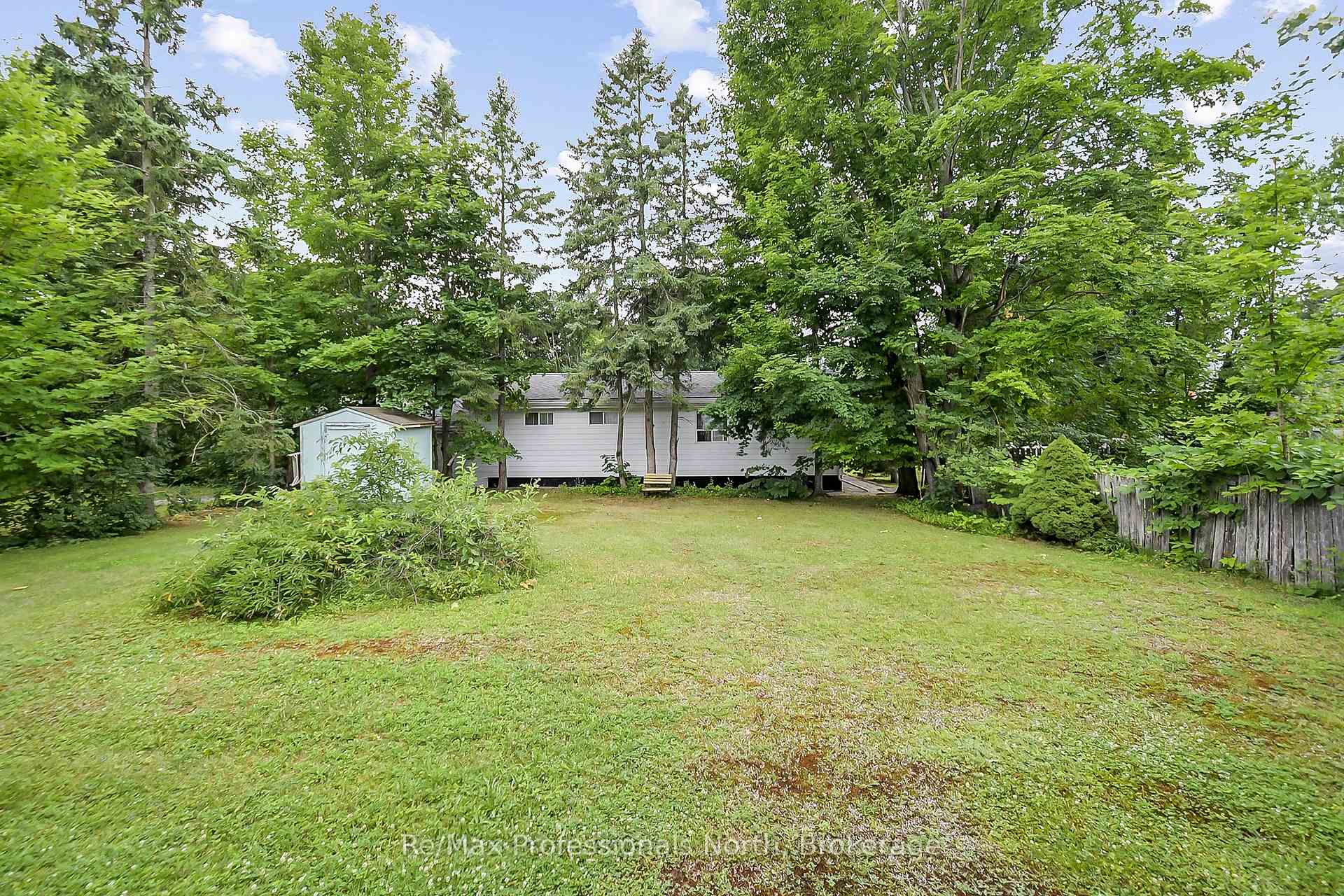 Photo 24 of 655 Mary Street N, Gravenhurst, Muskoka (S) — HOMEH