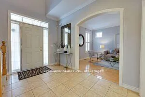 Photo 3 of 9 Woodgrove Trail S, Markham, Angus Glen — HOMEH
