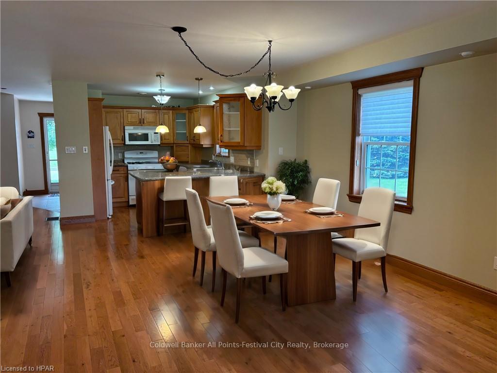 Photo 6 of 250 Bethune Crescent, Goderich, Goderich (Town) — HOMEH