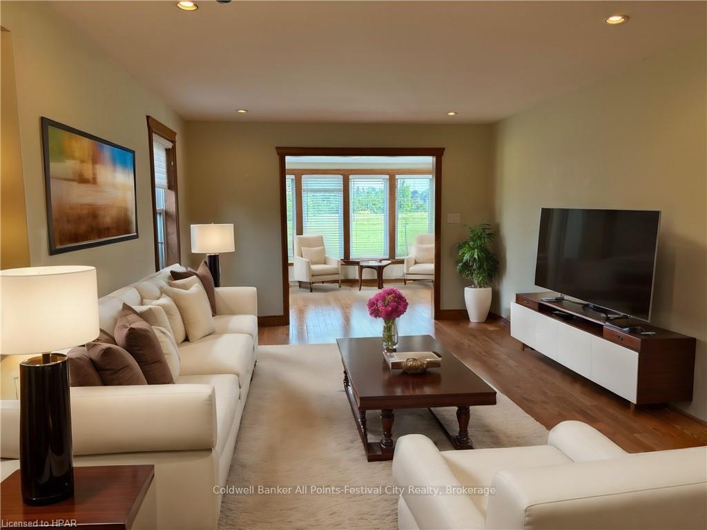 Photo 7 of 250 Bethune Crescent, Goderich, Goderich (Town) — HOMEH