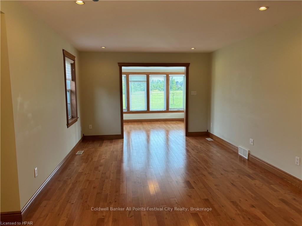 Photo 10 of 250 Bethune Crescent, Goderich, Goderich (Town) — HOMEH
