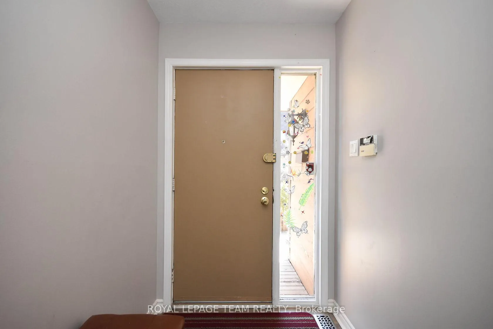 Photo 4 of 1411 Forge Street E, Ottawa, Sawmill Creek/Timbermill — HOMEH