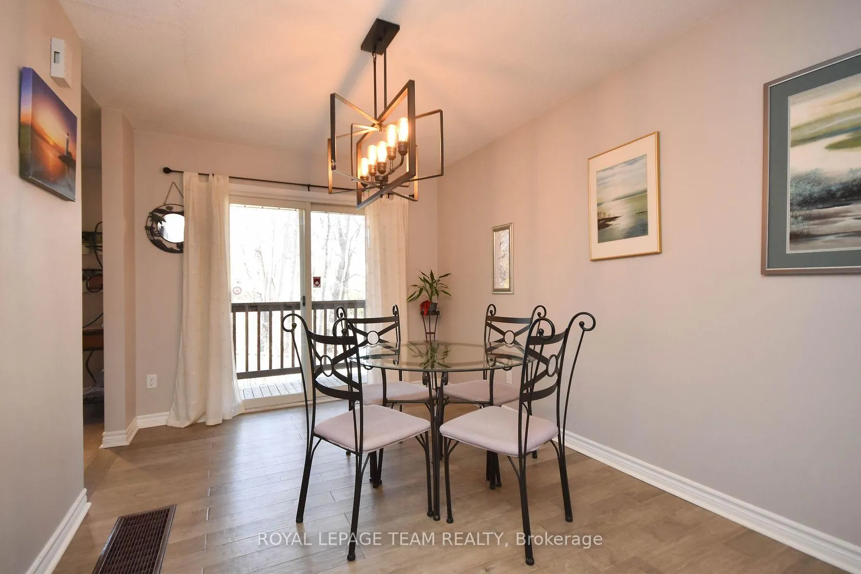 Photo 8 of 1411 Forge Street E, Ottawa, Sawmill Creek/Timbermill — HOMEH