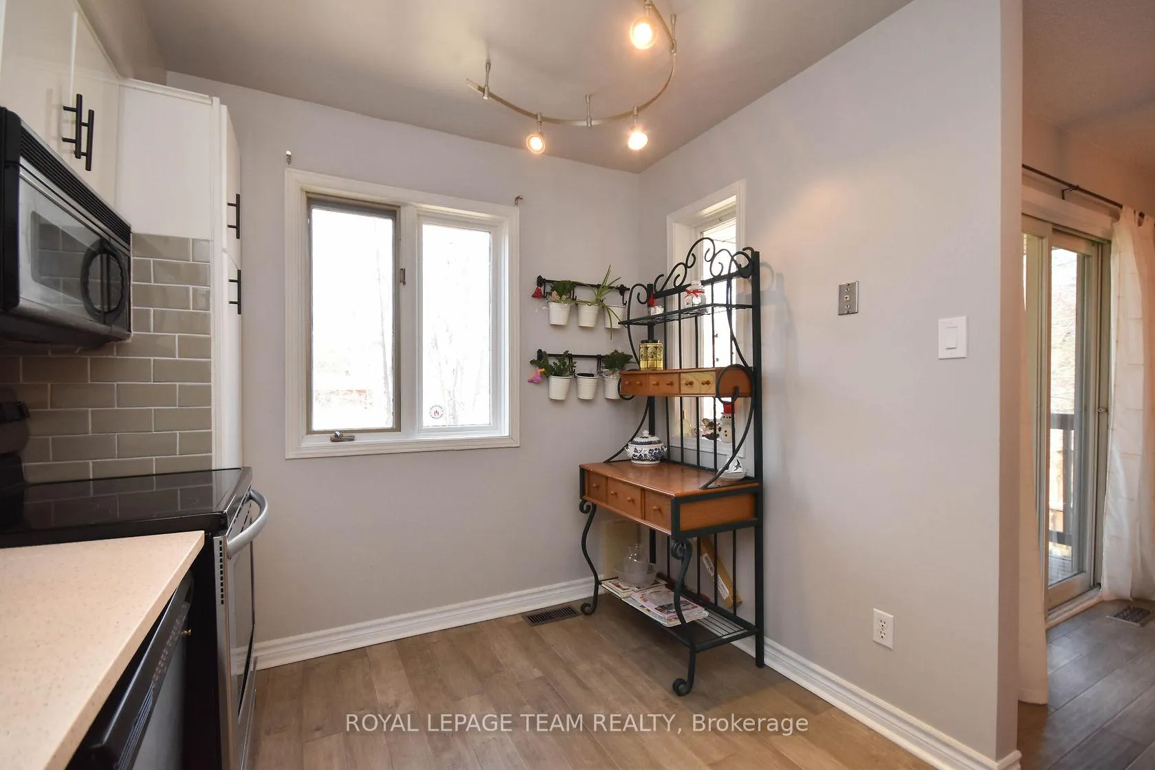 Photo 12 of 1411 Forge Street E, Ottawa, Sawmill Creek/Timbermill — HOMEH
