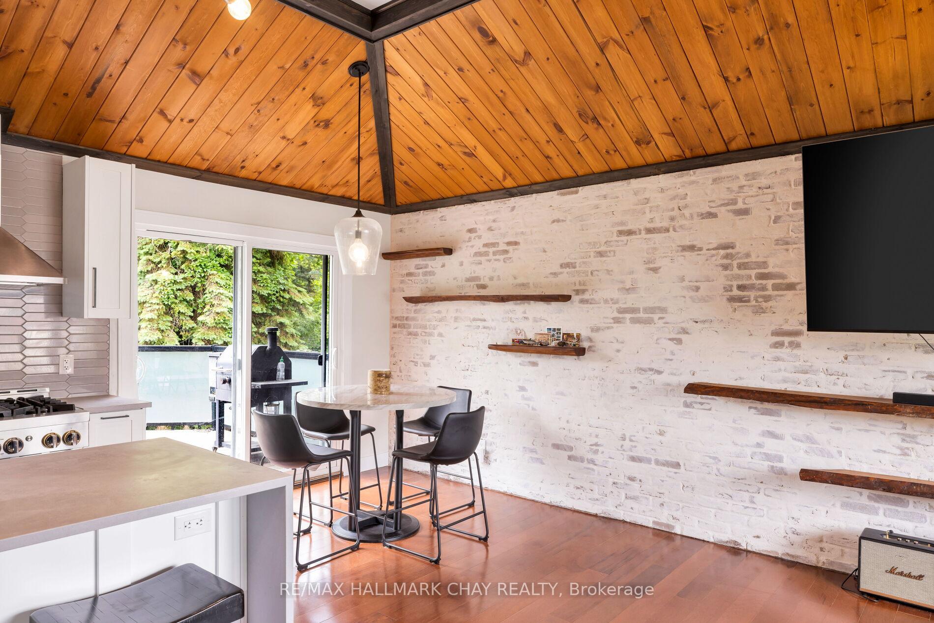 Photo 11 of 39 Eugenia Street, Barrie, Codrington — HOMEH