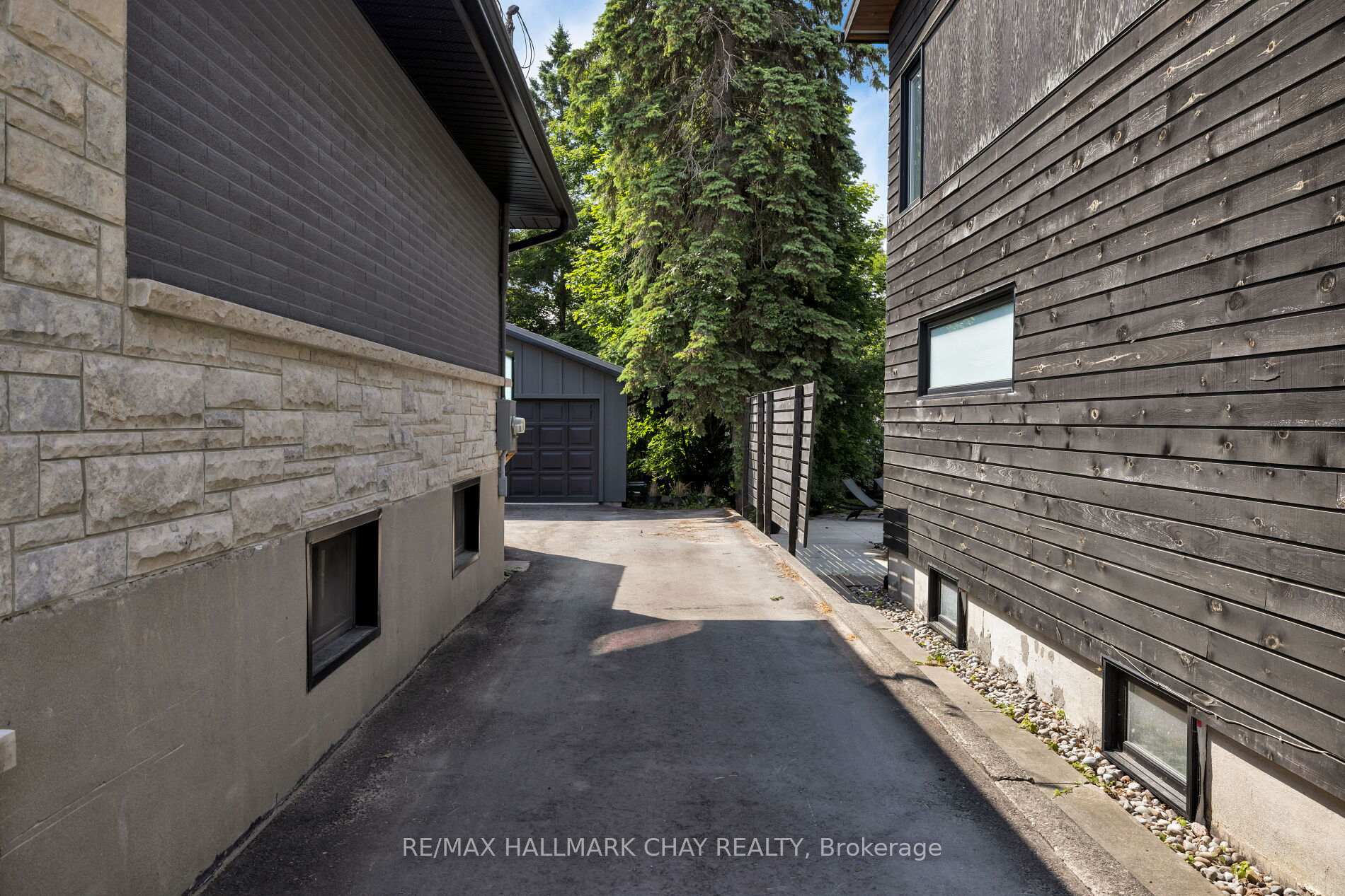 Photo 14 of 39 Eugenia Street, Barrie, Codrington — HOMEH