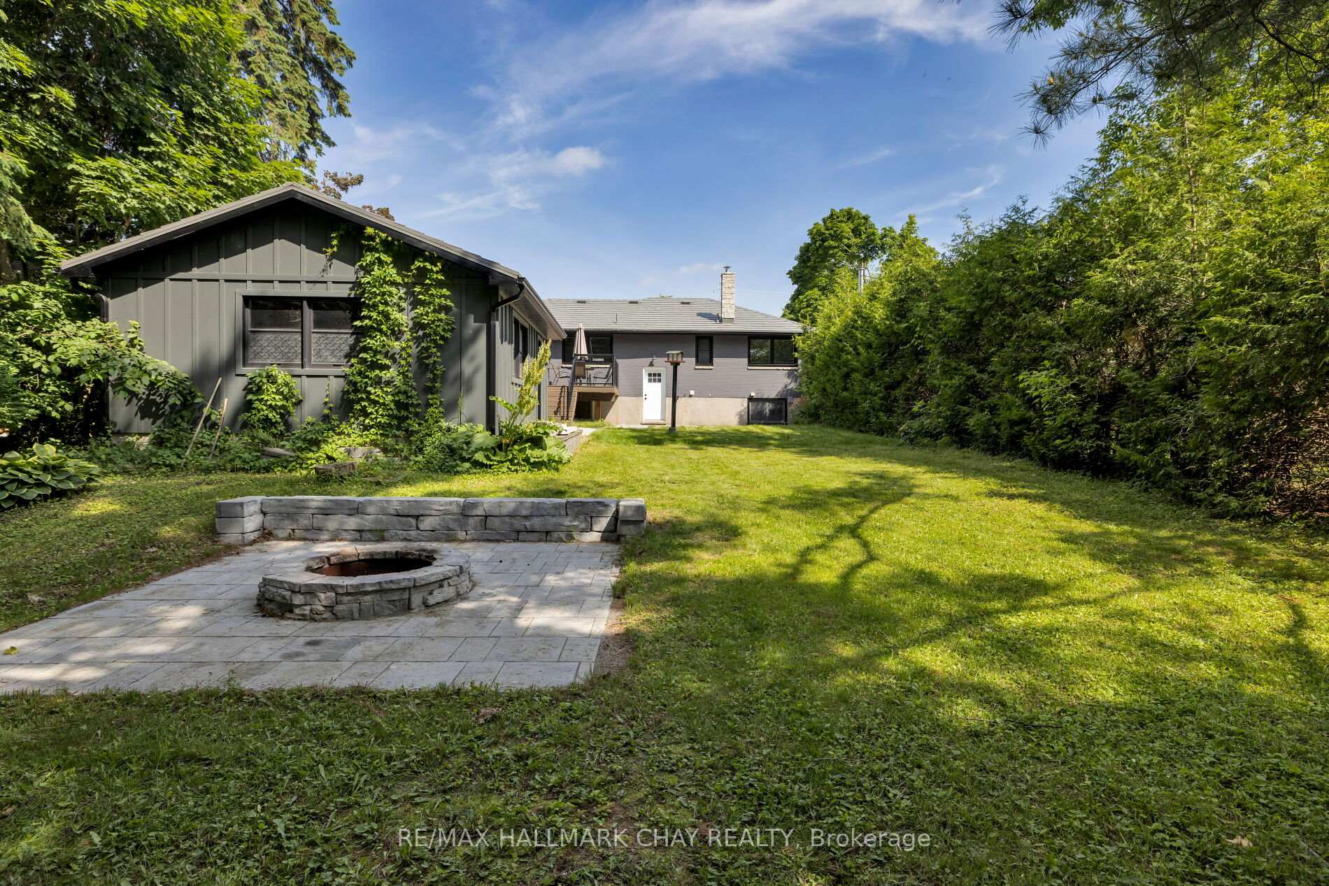 Photo 24 of 39 Eugenia Street, Barrie, Codrington — HOMEH