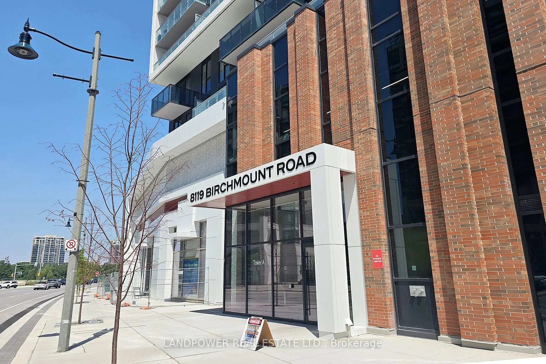 Photo 3 of Unit 819, 8119 Birchmount Road, Markham, Unionville — HOMEH