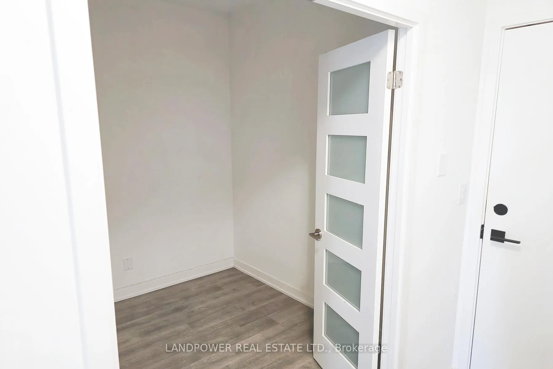 Photo 15 of Unit 819, 8119 Birchmount Road, Markham, Unionville — HOMEH