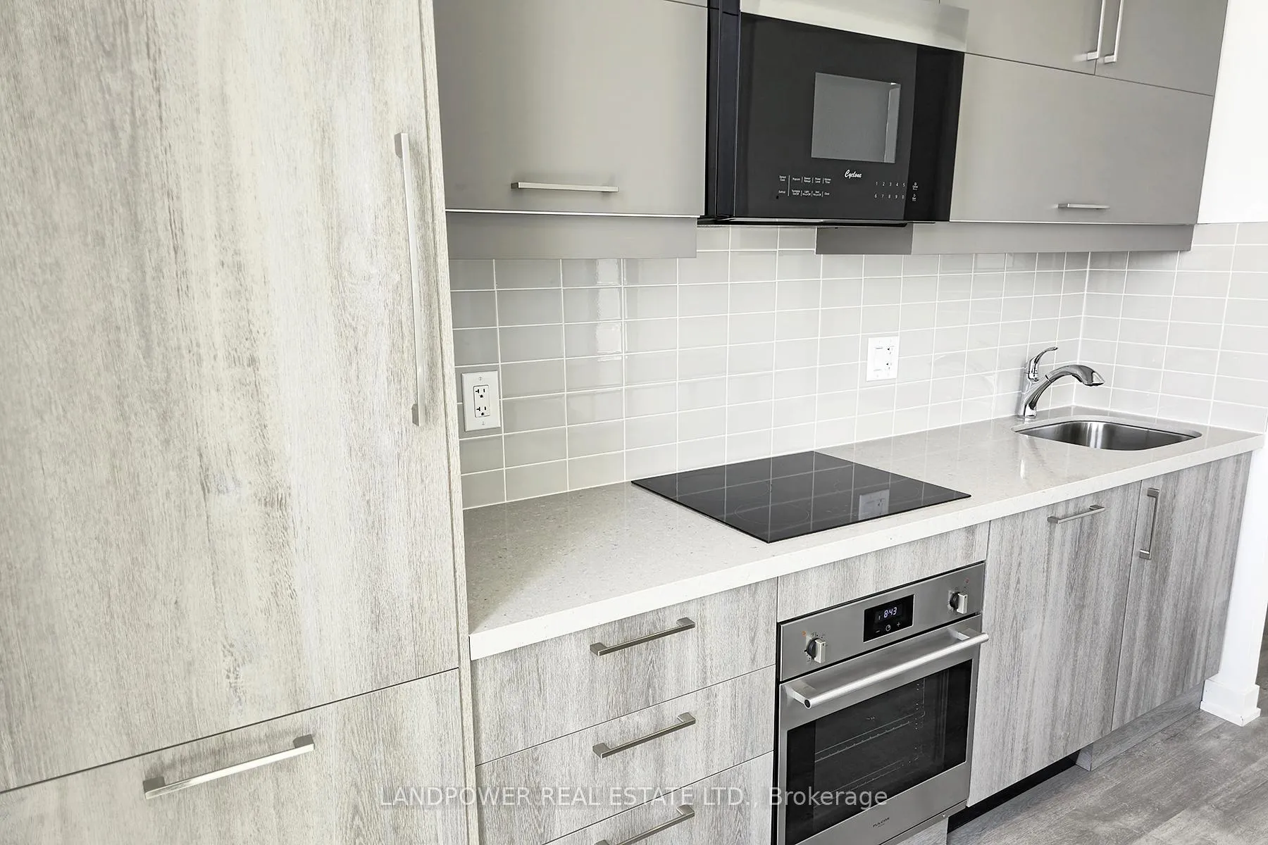 Photo 18 of Unit 819, 8119 Birchmount Road, Markham, Unionville — HOMEH