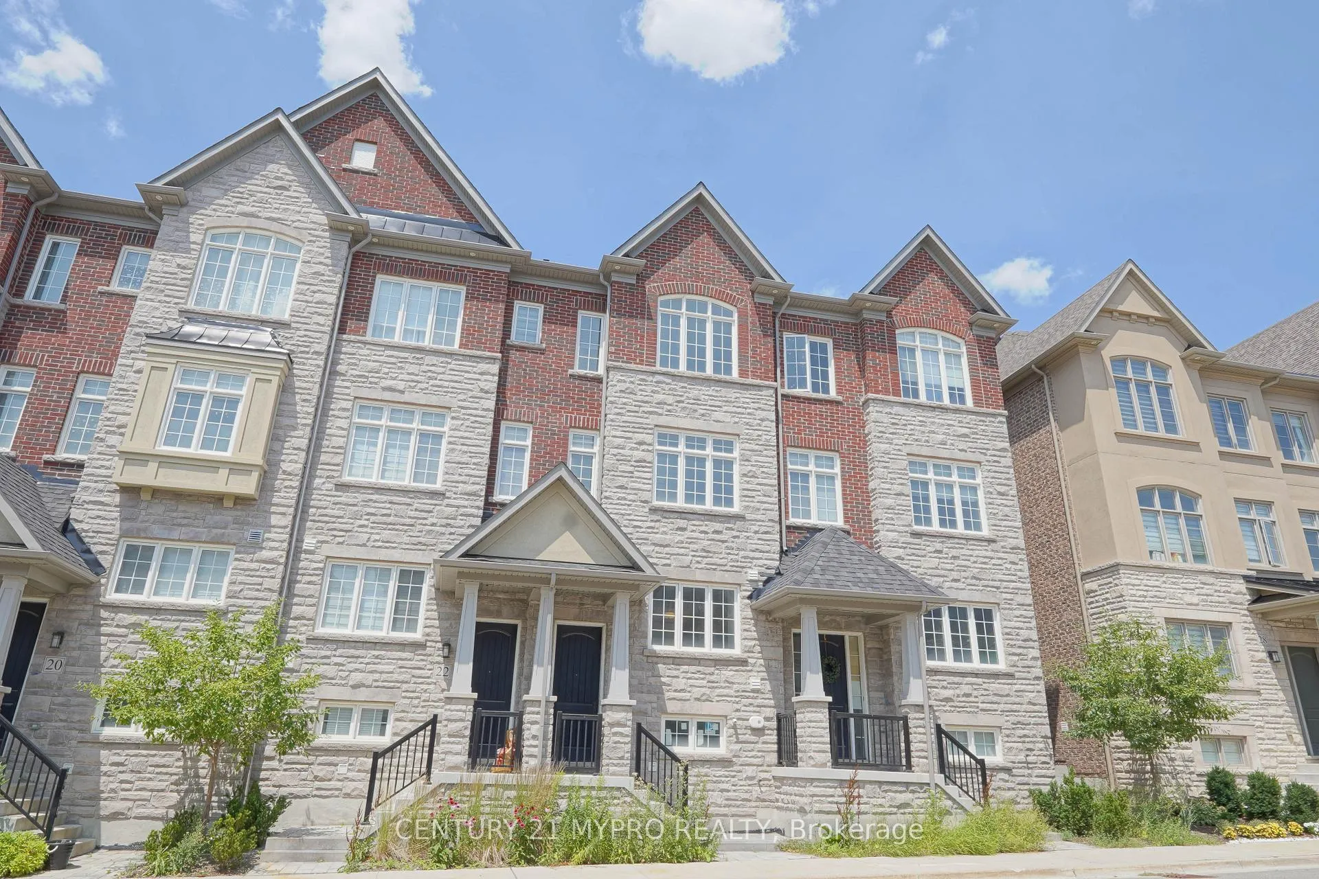 Photo 2 of 24 Royal Aberdeen Road, Markham, Angus Glen — HOMEH