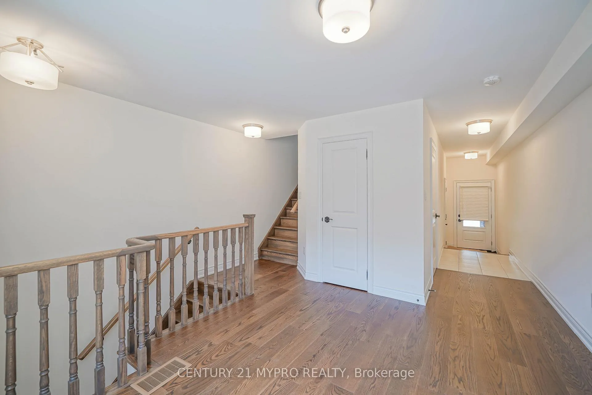 Photo 4 of 24 Royal Aberdeen Road, Markham, Angus Glen — HOMEH