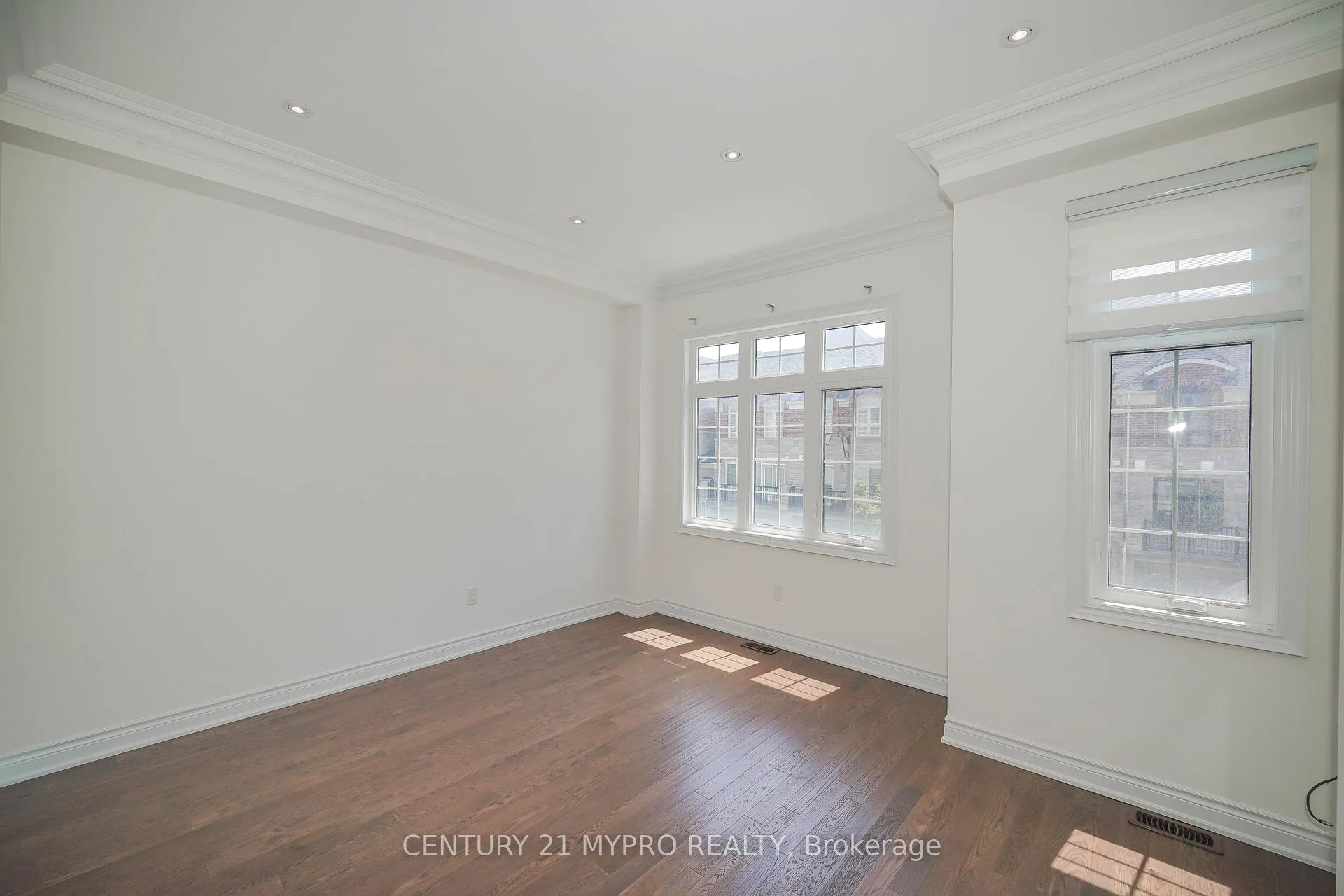 Photo 10 of 24 Royal Aberdeen Road, Markham, Angus Glen — HOMEH