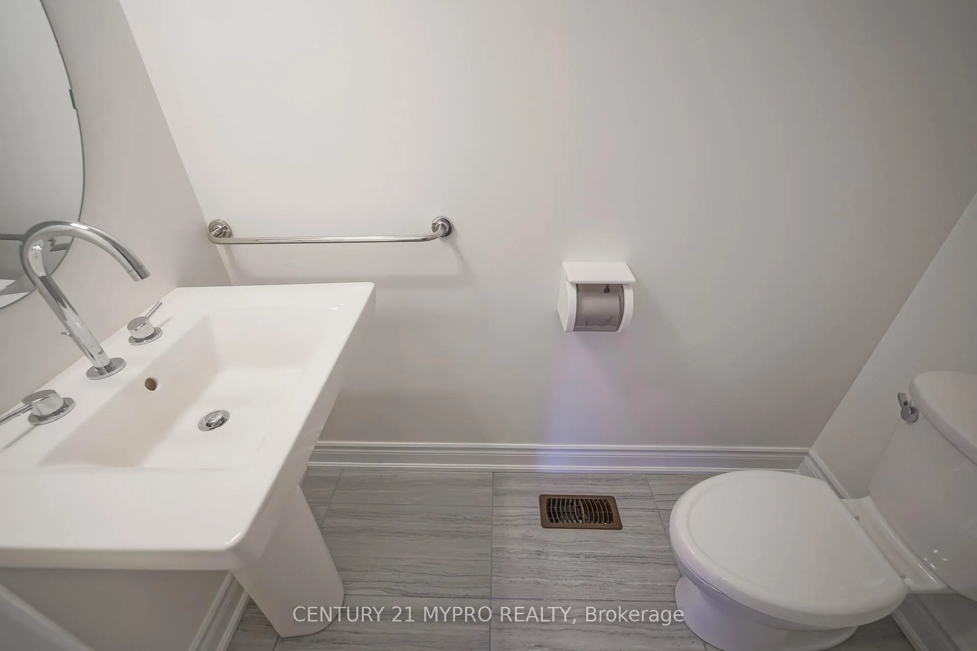 Photo 17 of 24 Royal Aberdeen Road, Markham, Angus Glen — HOMEH