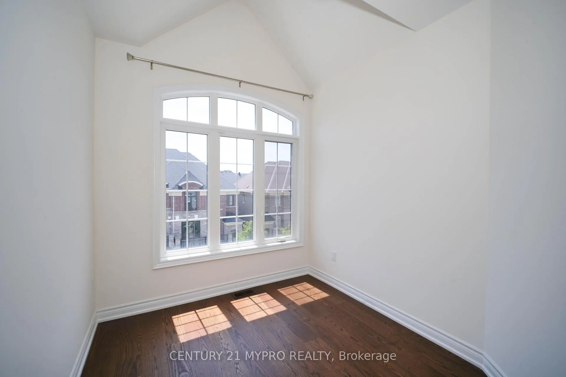 Photo 26 of 24 Royal Aberdeen Road, Markham, Angus Glen — HOMEH